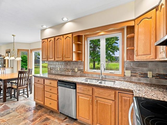 1213 W JEFFERSON STREET, Marshfield, Wisconsin 54449, 4 Bedrooms Bedrooms, ,2 BathroomsBathrooms,Residential,For Sale,1213 W JEFFERSON STREET,22603545