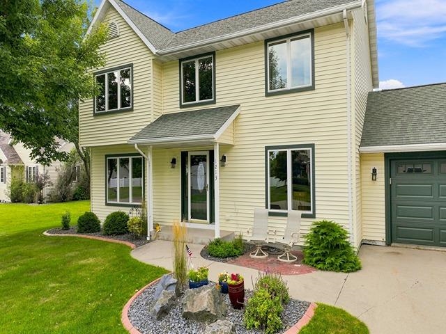 1213 W JEFFERSON STREET, Marshfield, Wisconsin 54449, 4 Bedrooms Bedrooms, ,2 BathroomsBathrooms,Residential,For Sale,1213 W JEFFERSON STREET,22603545