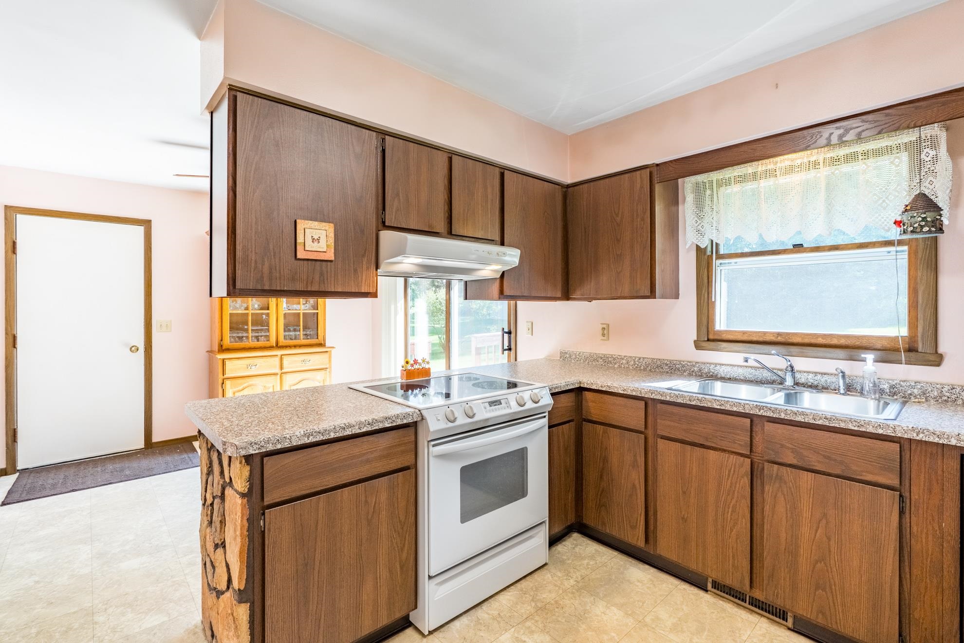 1109 JEFFERSON STREET, Merrill, Wisconsin 54452, 3 Bedrooms Bedrooms, ,1 BathroomBathrooms,Residential,For Sale,1109 JEFFERSON STREET,22603551