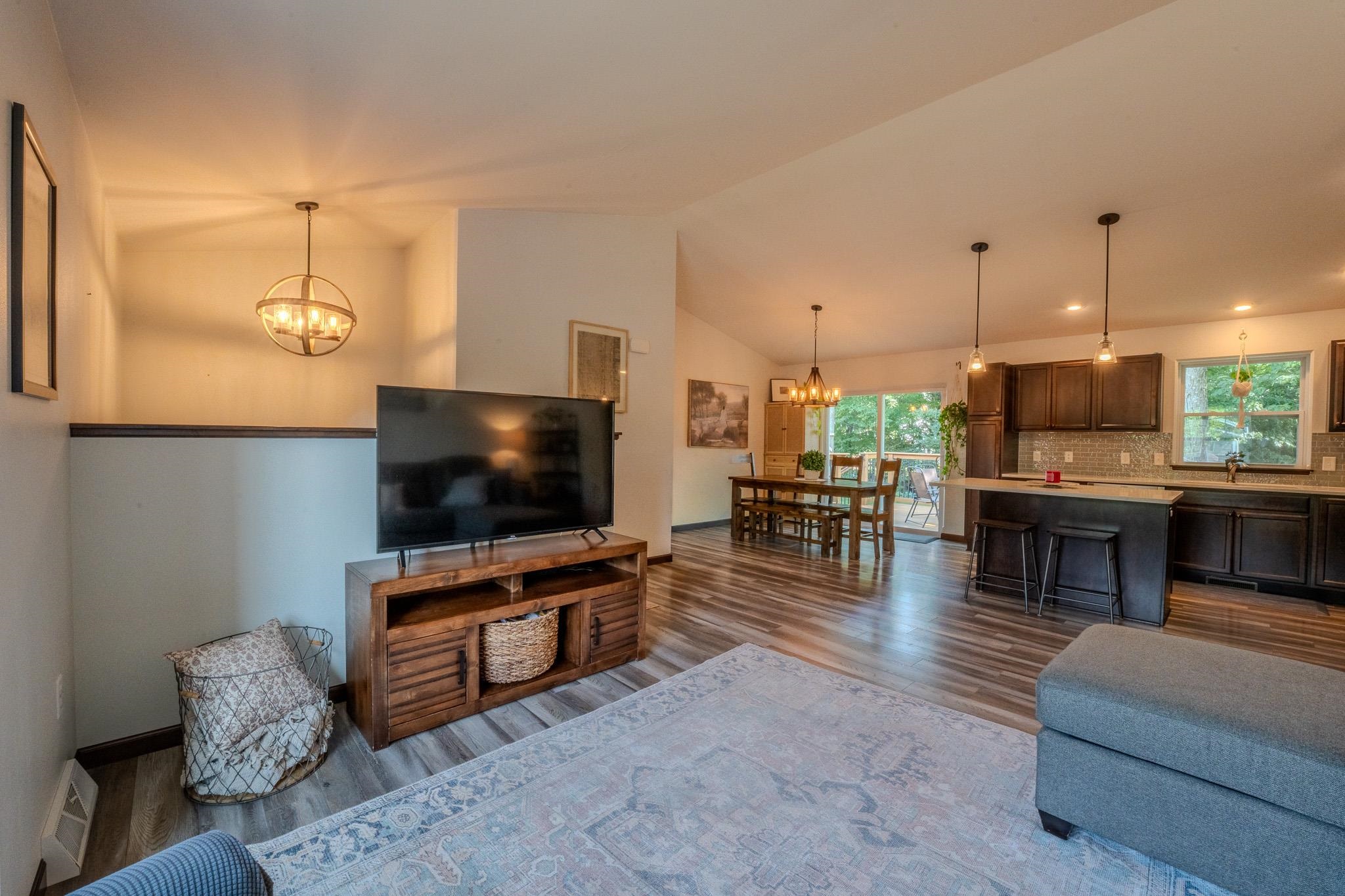 6707 CAVIN DRIVE, Wausau, Wisconsin 54401, 4 Bedrooms Bedrooms, ,3 BathroomsBathrooms,Residential,For Sale,6707 CAVIN DRIVE,22603555