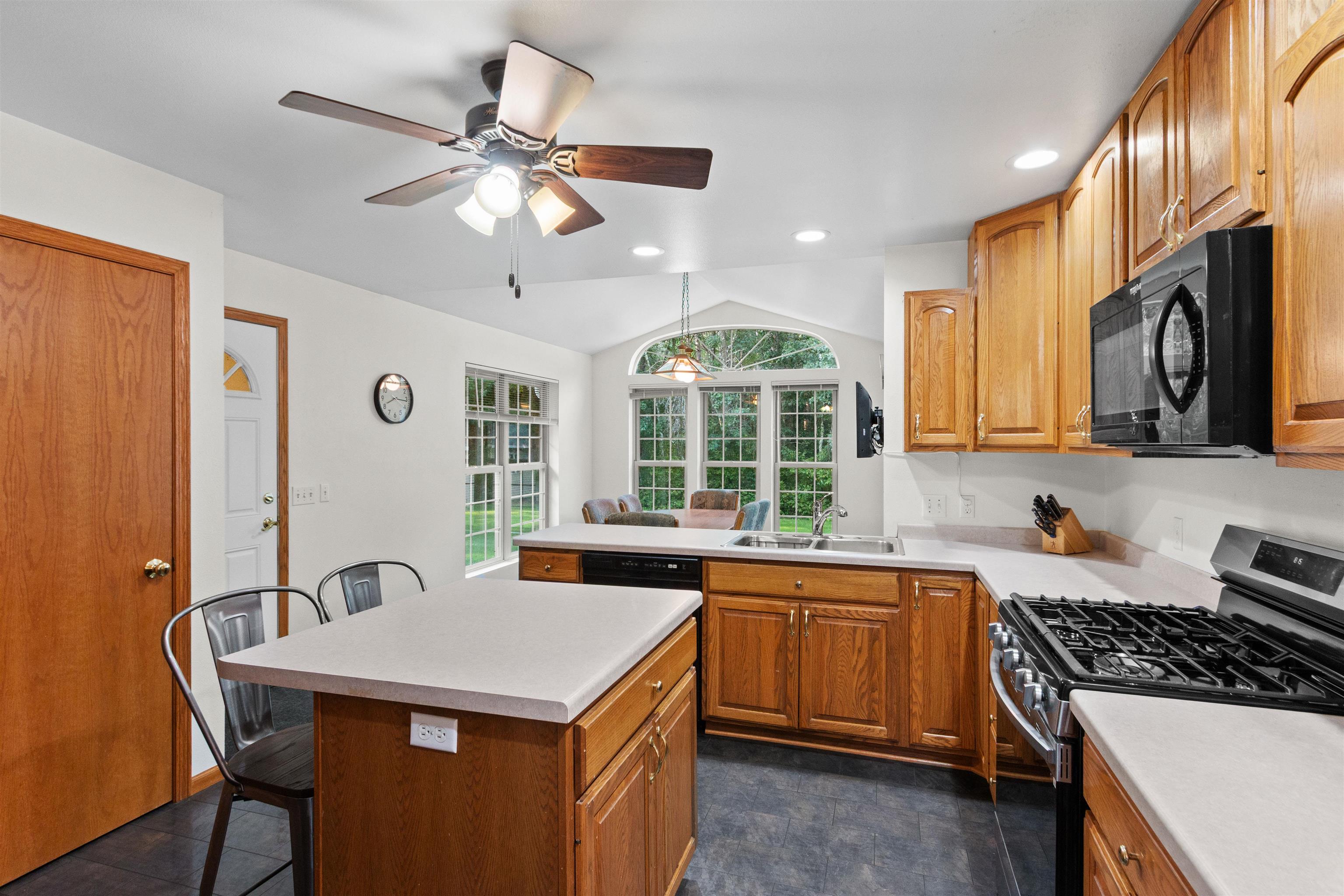 6220 POINTE PLACE, Wisconsin Rapids, Wisconsin 54494, 3 Bedrooms Bedrooms, ,3 BathroomsBathrooms,Residential,For Sale,6220 POINTE PLACE,22603556