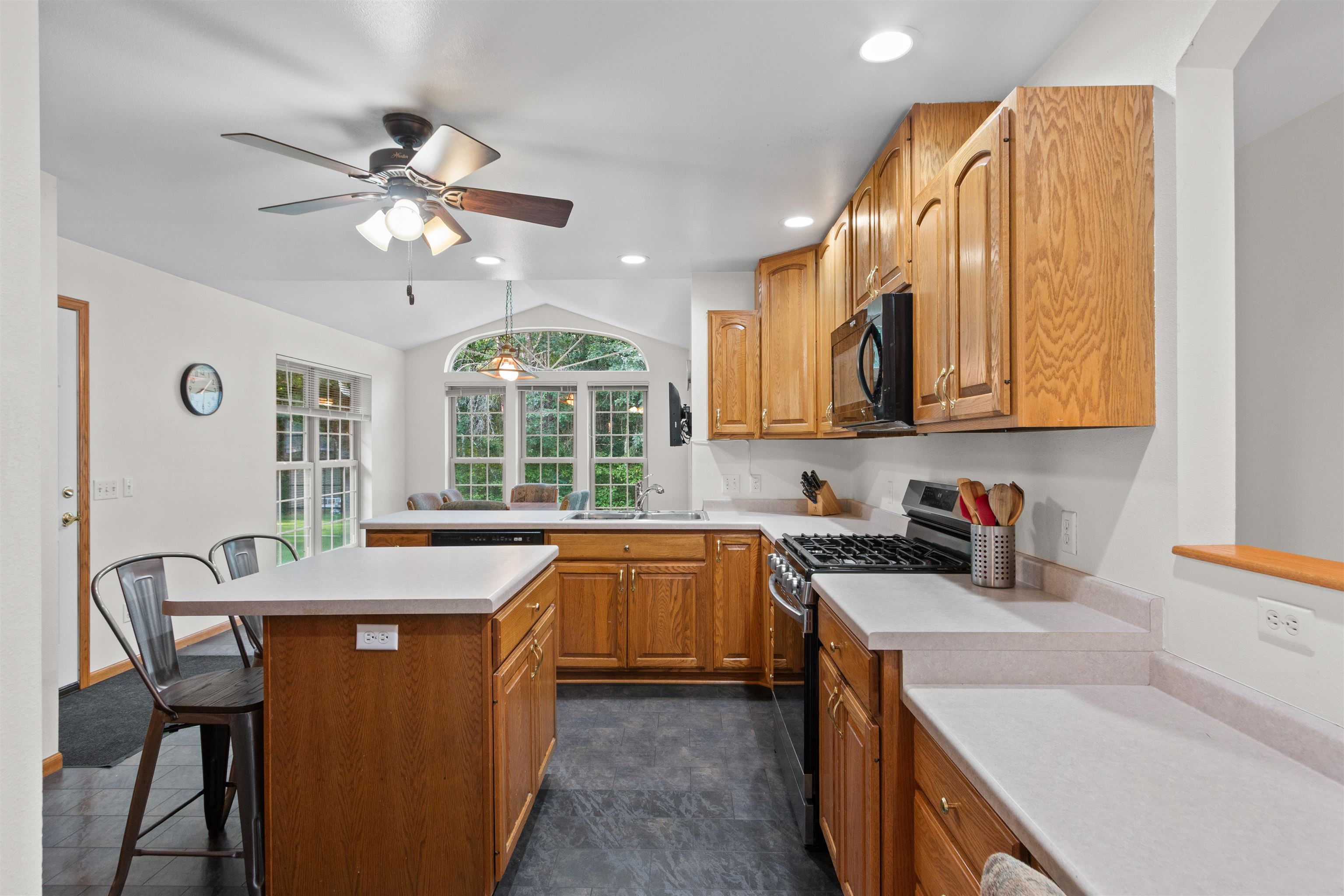 6220 POINTE PLACE, Wisconsin Rapids, Wisconsin 54494, 3 Bedrooms Bedrooms, ,3 BathroomsBathrooms,Residential,For Sale,6220 POINTE PLACE,22603556