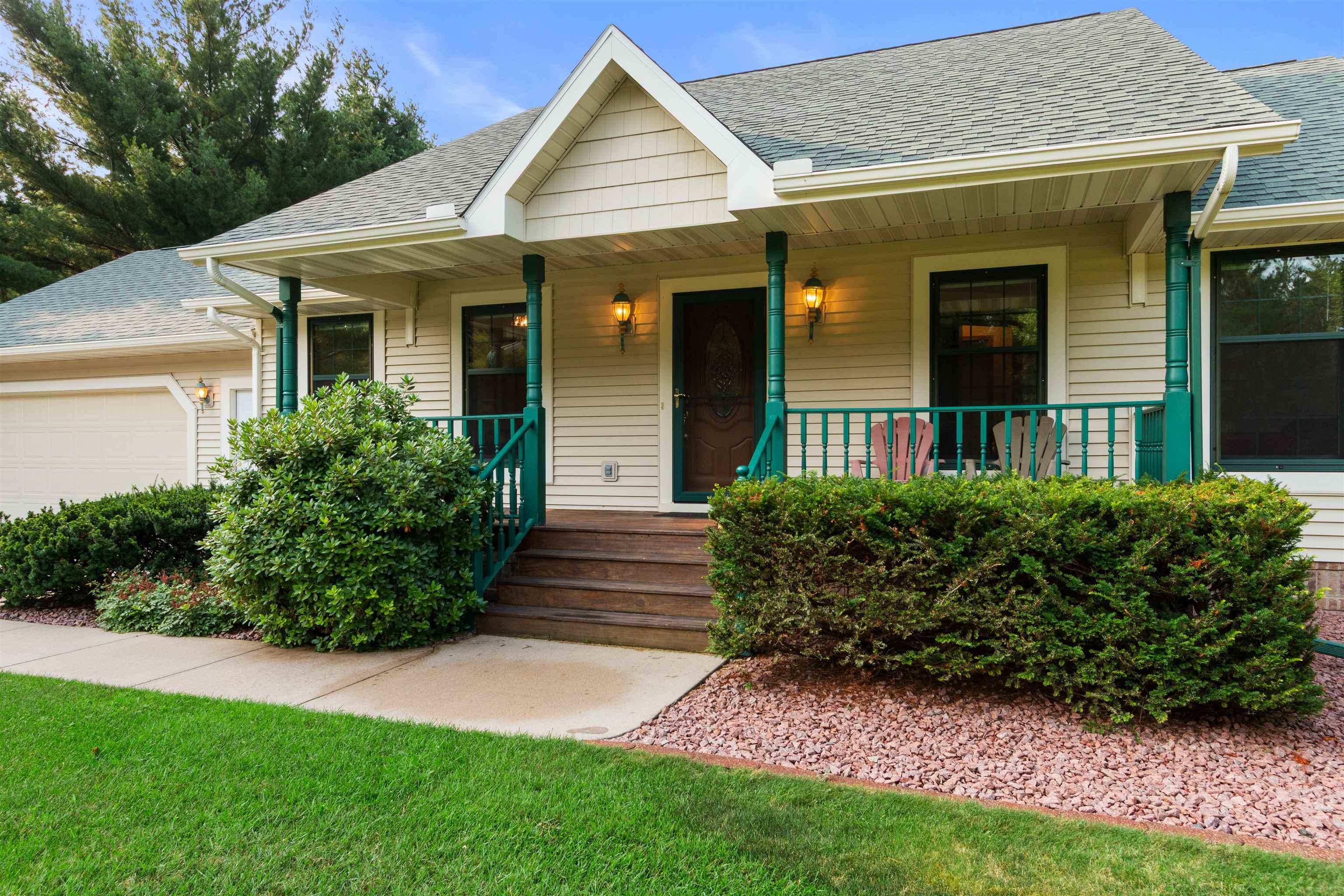 6220 POINTE PLACE, Wisconsin Rapids, Wisconsin 54494, 3 Bedrooms Bedrooms, ,3 BathroomsBathrooms,Residential,For Sale,6220 POINTE PLACE,22603556