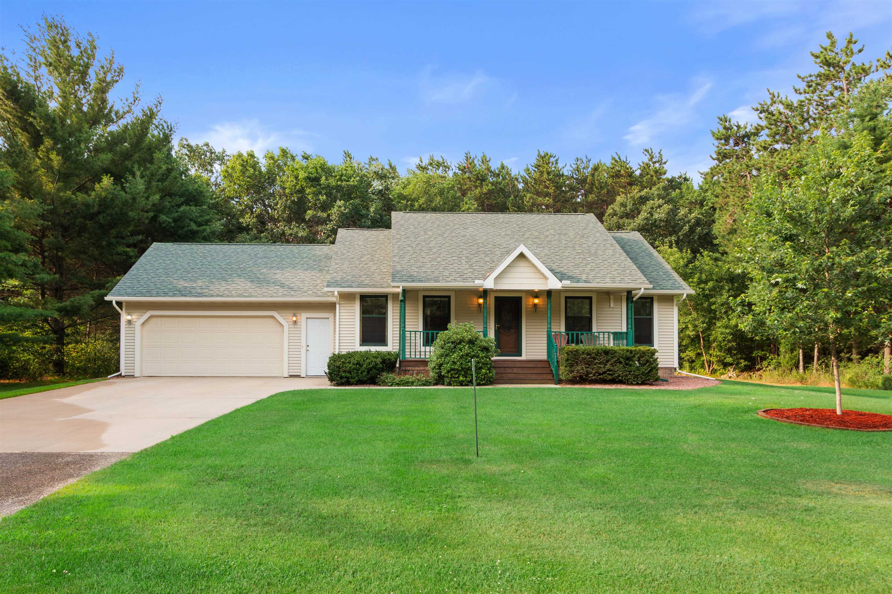 6220 POINTE PLACE, Wisconsin Rapids, Wisconsin 54494, 3 Bedrooms Bedrooms, ,3 BathroomsBathrooms,Residential,For Sale,6220 POINTE PLACE,22603556