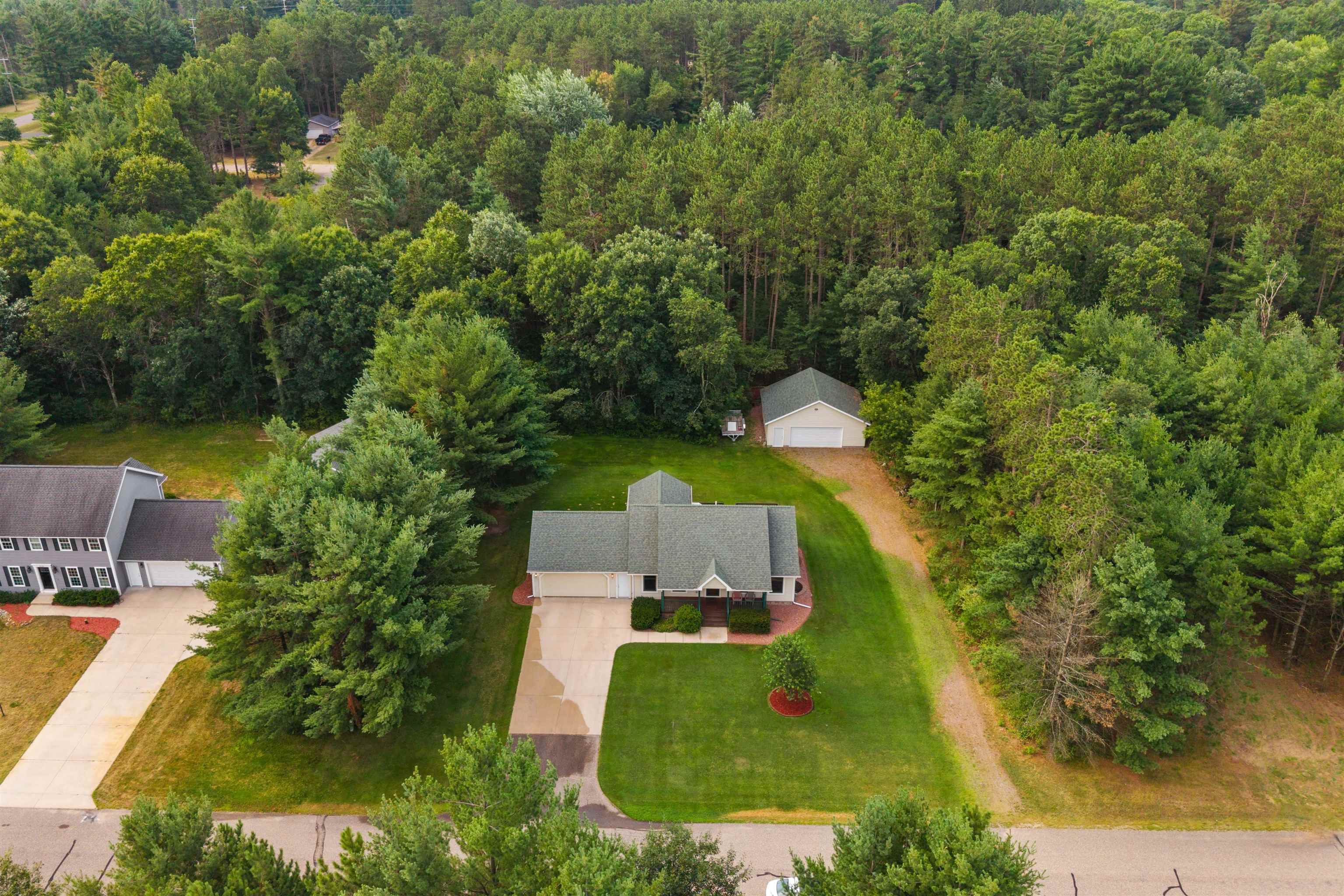 6220 POINTE PLACE, Wisconsin Rapids, Wisconsin 54494, 3 Bedrooms Bedrooms, ,3 BathroomsBathrooms,Residential,For Sale,6220 POINTE PLACE,22603556