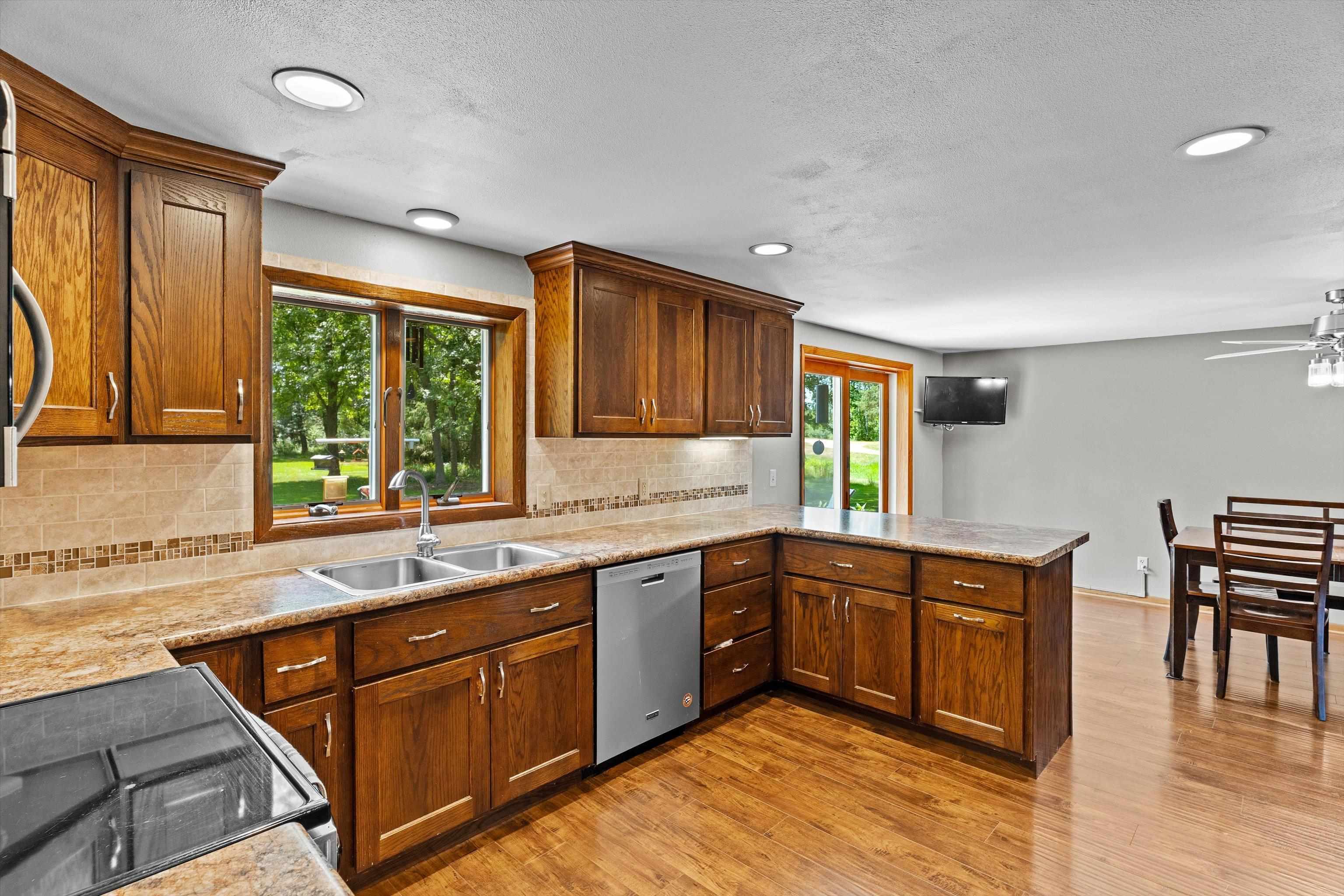 116395 RIVERSIDE ROAD, Marshfield, Wisconsin 54449, 3 Bedrooms Bedrooms, ,3 BathroomsBathrooms,Residential,For Sale,116395 RIVERSIDE ROAD,22603557