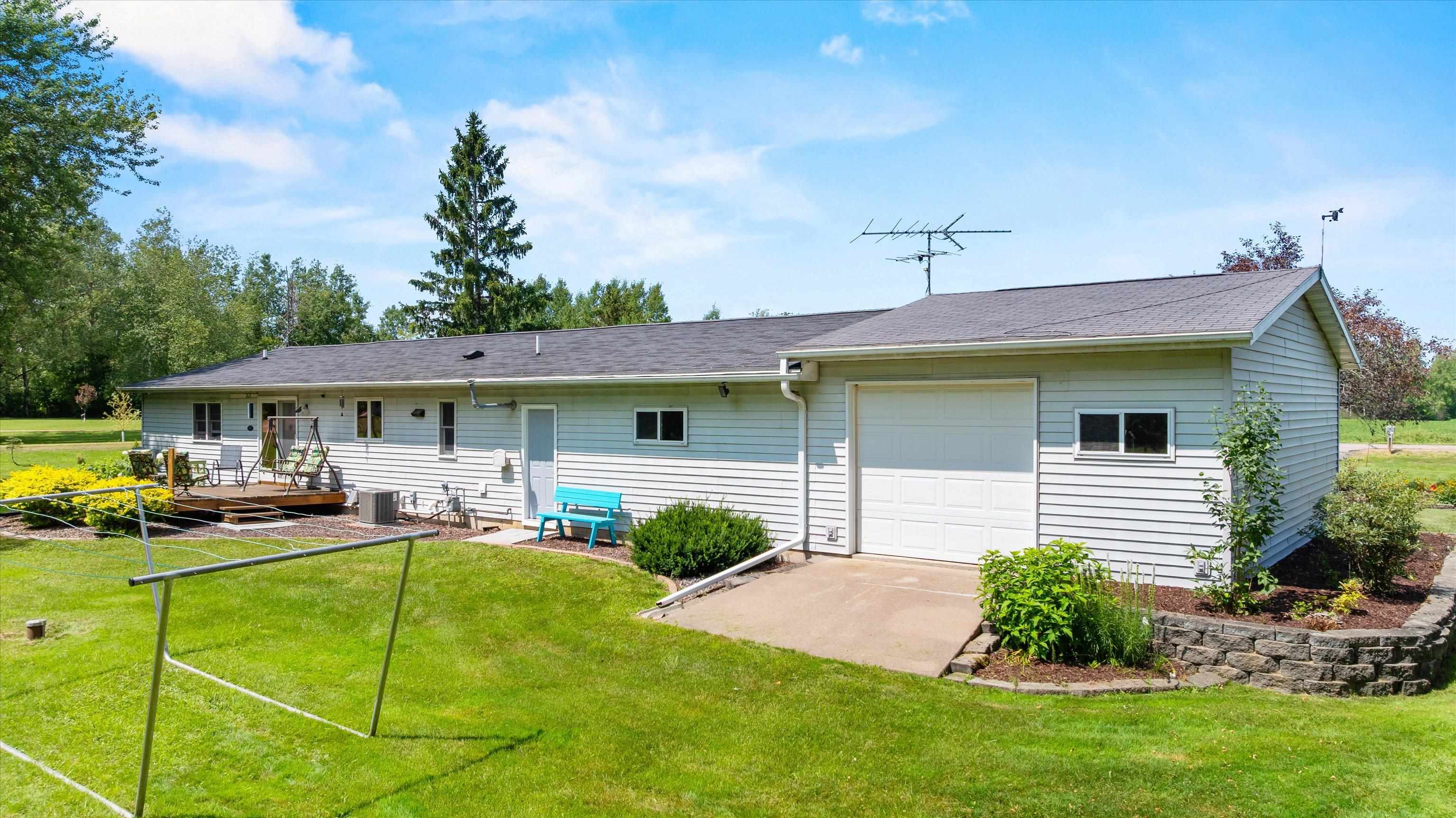116395 RIVERSIDE ROAD, Marshfield, Wisconsin 54449, 3 Bedrooms Bedrooms, ,3 BathroomsBathrooms,Residential,For Sale,116395 RIVERSIDE ROAD,22603557