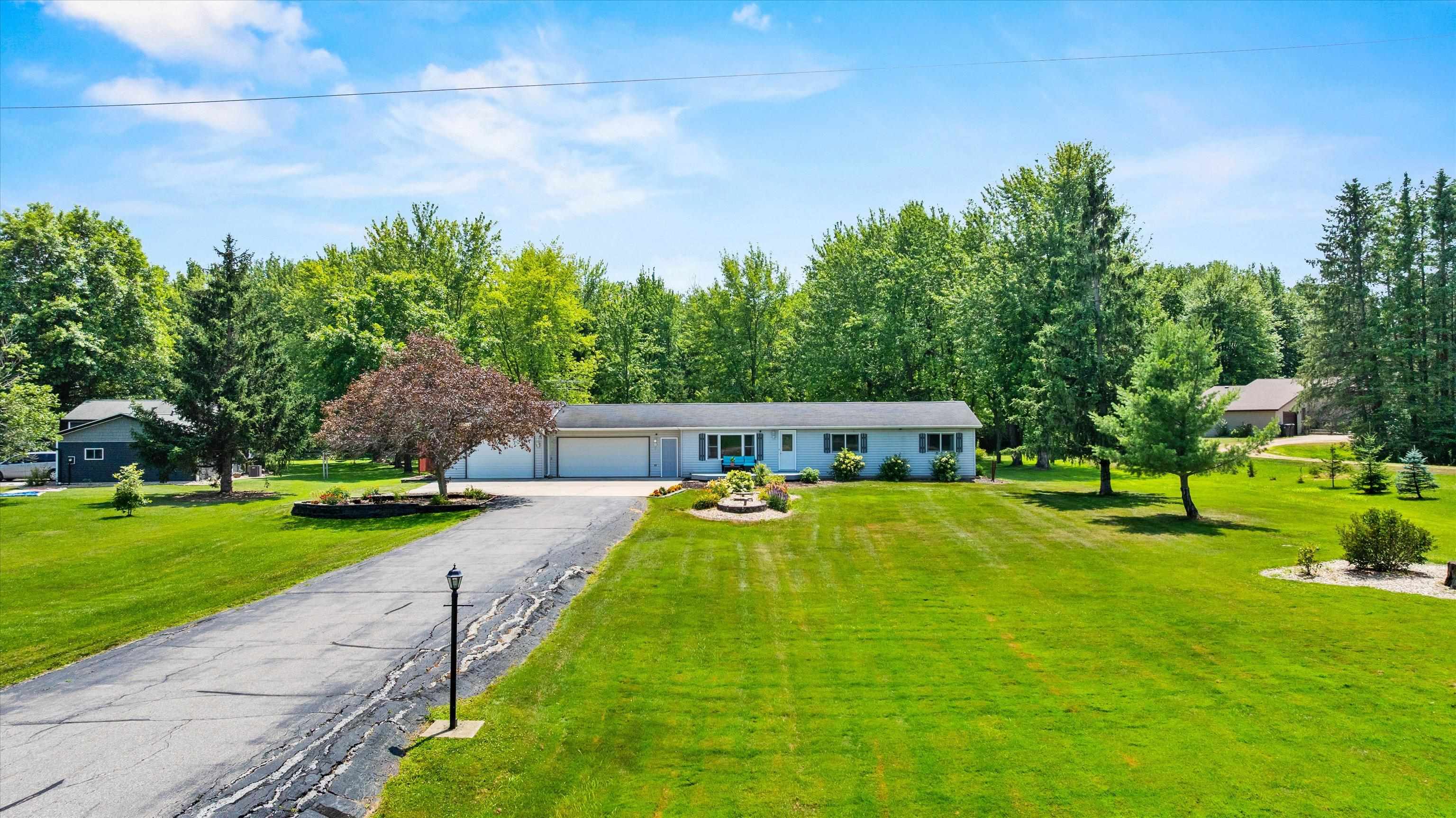 116395 RIVERSIDE ROAD, Marshfield, Wisconsin 54449, 3 Bedrooms Bedrooms, ,3 BathroomsBathrooms,Residential,For Sale,116395 RIVERSIDE ROAD,22603557