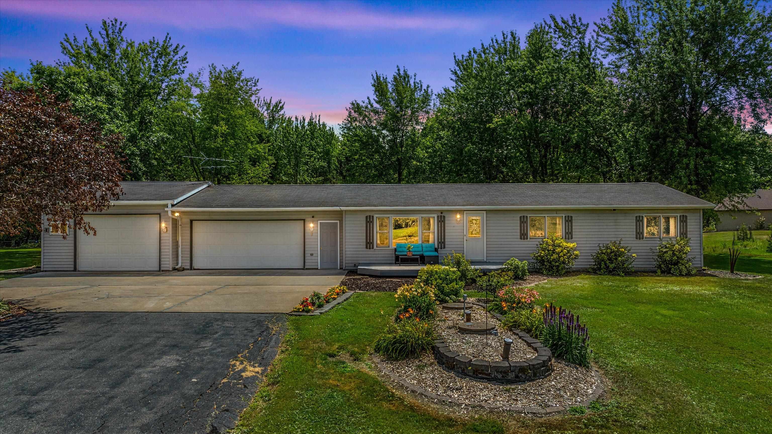 116395 RIVERSIDE ROAD, Marshfield, Wisconsin 54449, 3 Bedrooms Bedrooms, ,3 BathroomsBathrooms,Residential,For Sale,116395 RIVERSIDE ROAD,22603557