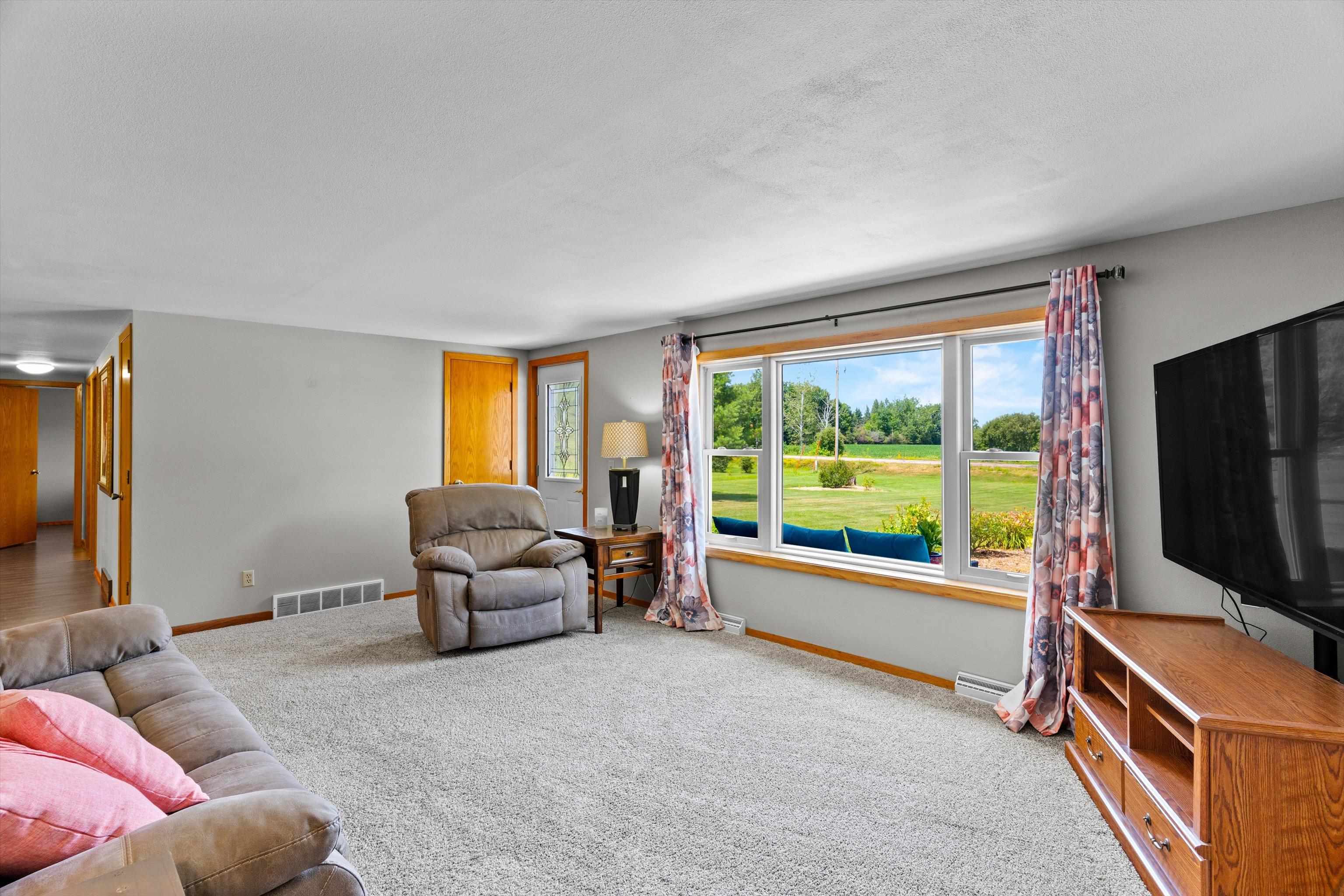 116395 RIVERSIDE ROAD, Marshfield, Wisconsin 54449, 3 Bedrooms Bedrooms, ,3 BathroomsBathrooms,Residential,For Sale,116395 RIVERSIDE ROAD,22603557