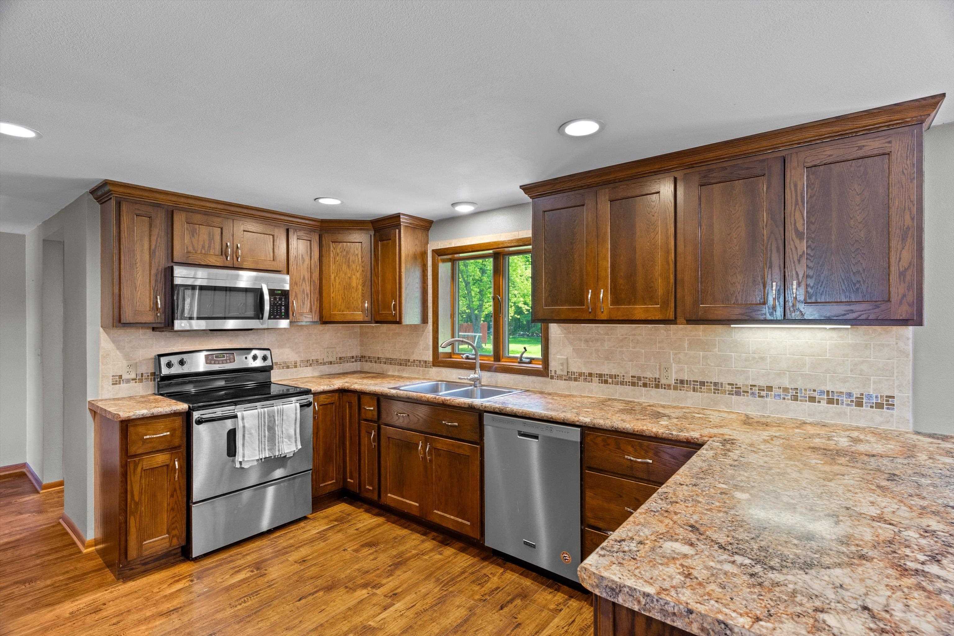 116395 RIVERSIDE ROAD, Marshfield, Wisconsin 54449, 3 Bedrooms Bedrooms, ,3 BathroomsBathrooms,Residential,For Sale,116395 RIVERSIDE ROAD,22603557