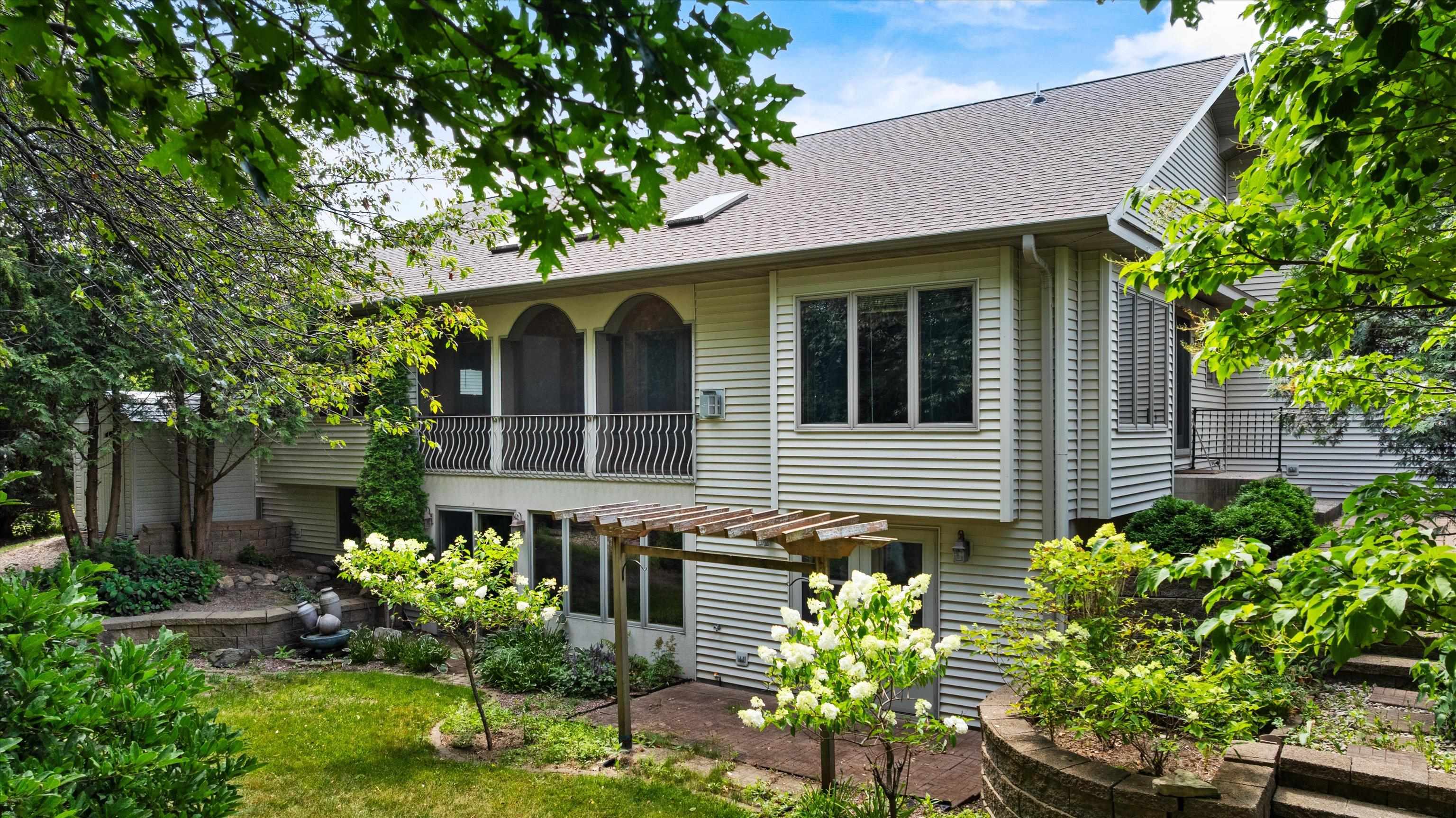 1201 W 11TH STREET, Marshfield, Wisconsin 54449, 3 Bedrooms Bedrooms, ,3 BathroomsBathrooms,Residential,For Sale,1201 W 11TH STREET,22603559
