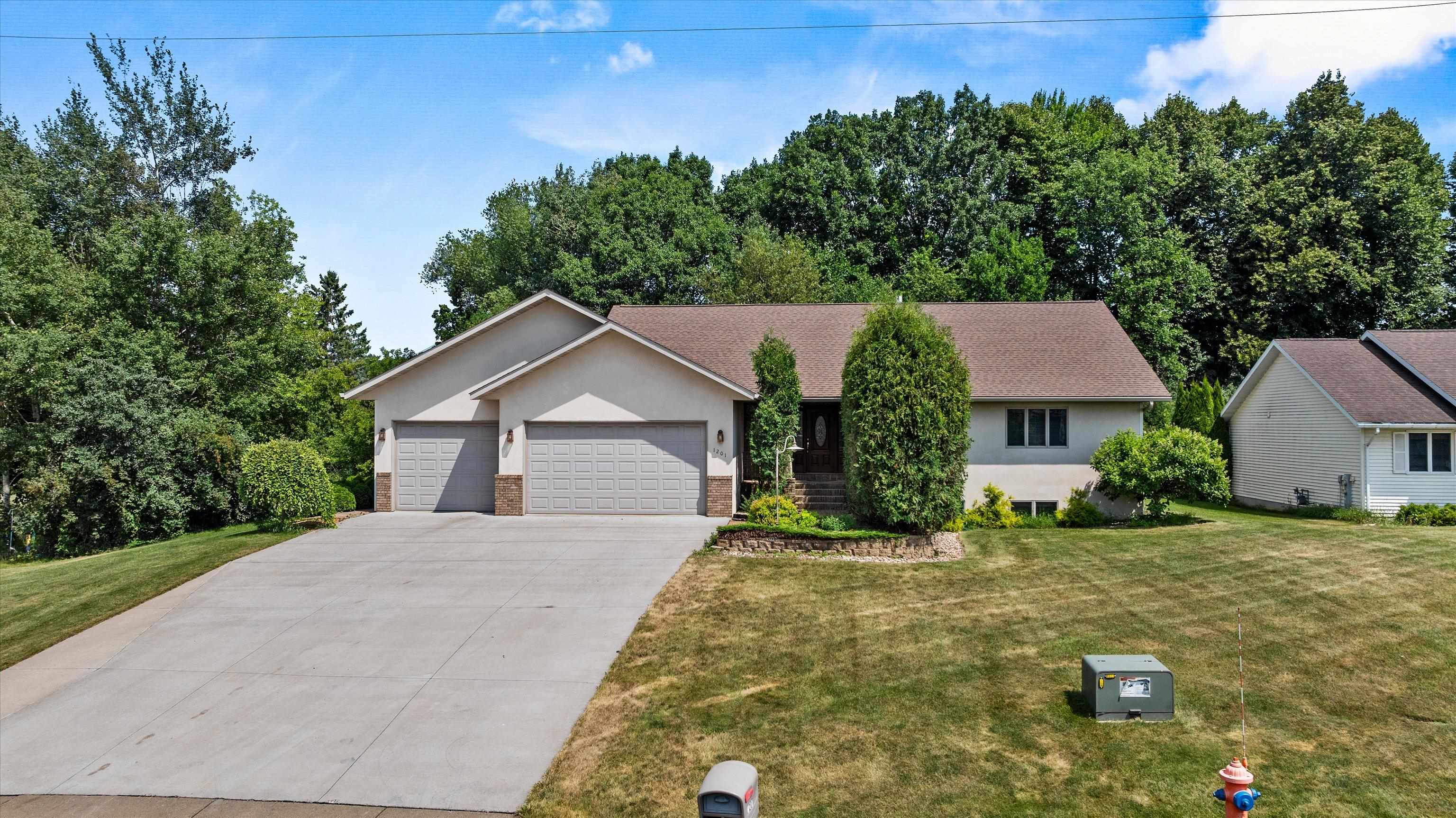 1201 W 11TH STREET, Marshfield, Wisconsin 54449, 3 Bedrooms Bedrooms, ,3 BathroomsBathrooms,Residential,For Sale,1201 W 11TH STREET,22603559