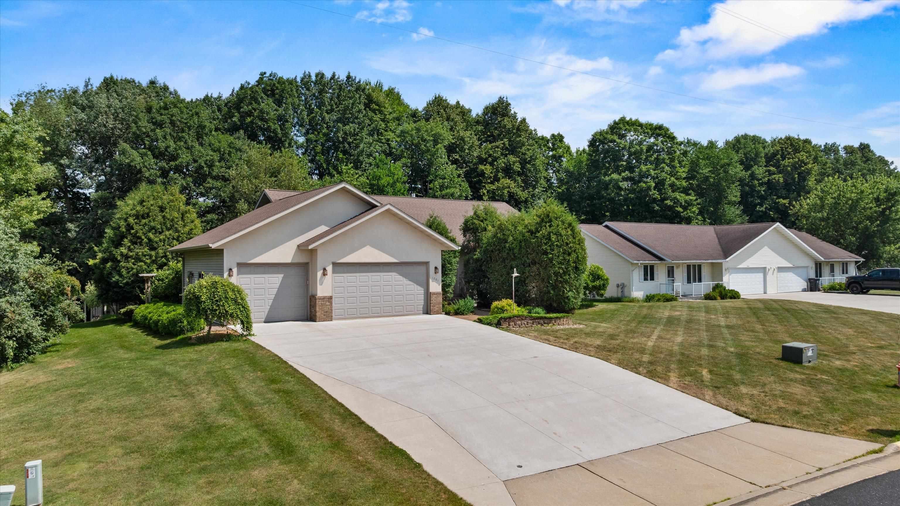 1201 W 11TH STREET, Marshfield, Wisconsin 54449, 3 Bedrooms Bedrooms, ,3 BathroomsBathrooms,Residential,For Sale,1201 W 11TH STREET,22603559