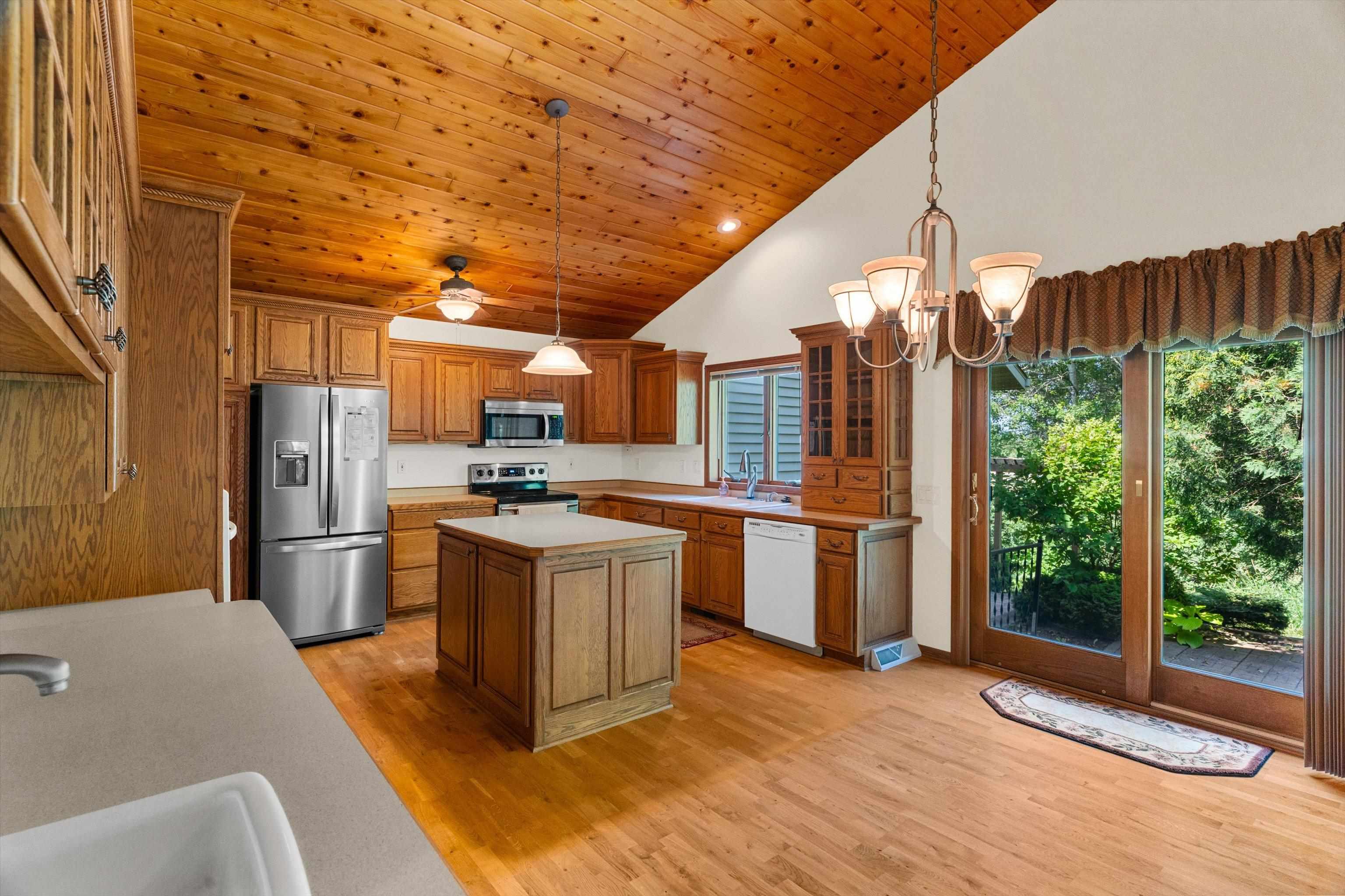 1201 W 11TH STREET, Marshfield, Wisconsin 54449, 3 Bedrooms Bedrooms, ,3 BathroomsBathrooms,Residential,For Sale,1201 W 11TH STREET,22603559