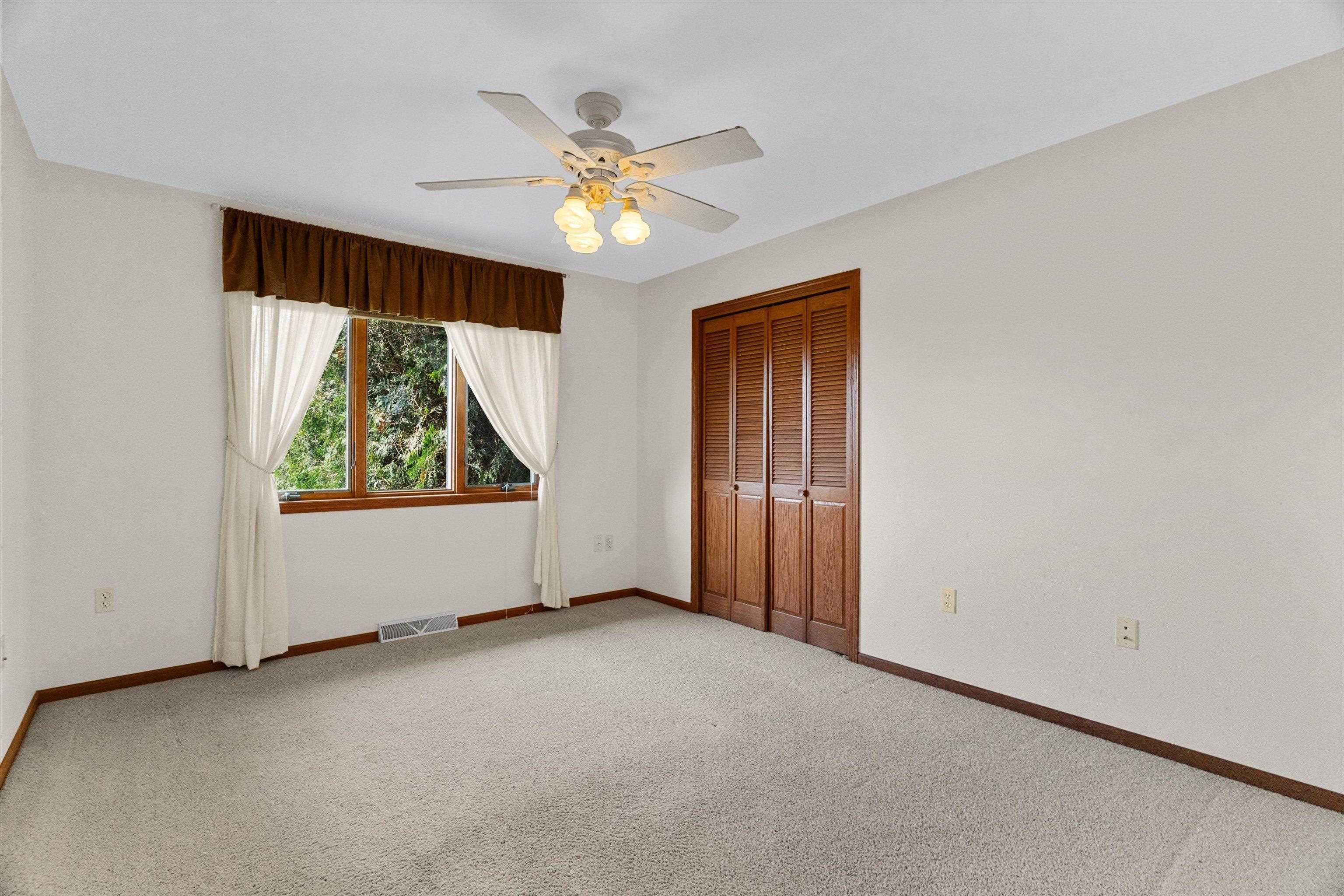 1201 W 11TH STREET, Marshfield, Wisconsin 54449, 3 Bedrooms Bedrooms, ,3 BathroomsBathrooms,Residential,For Sale,1201 W 11TH STREET,22603559