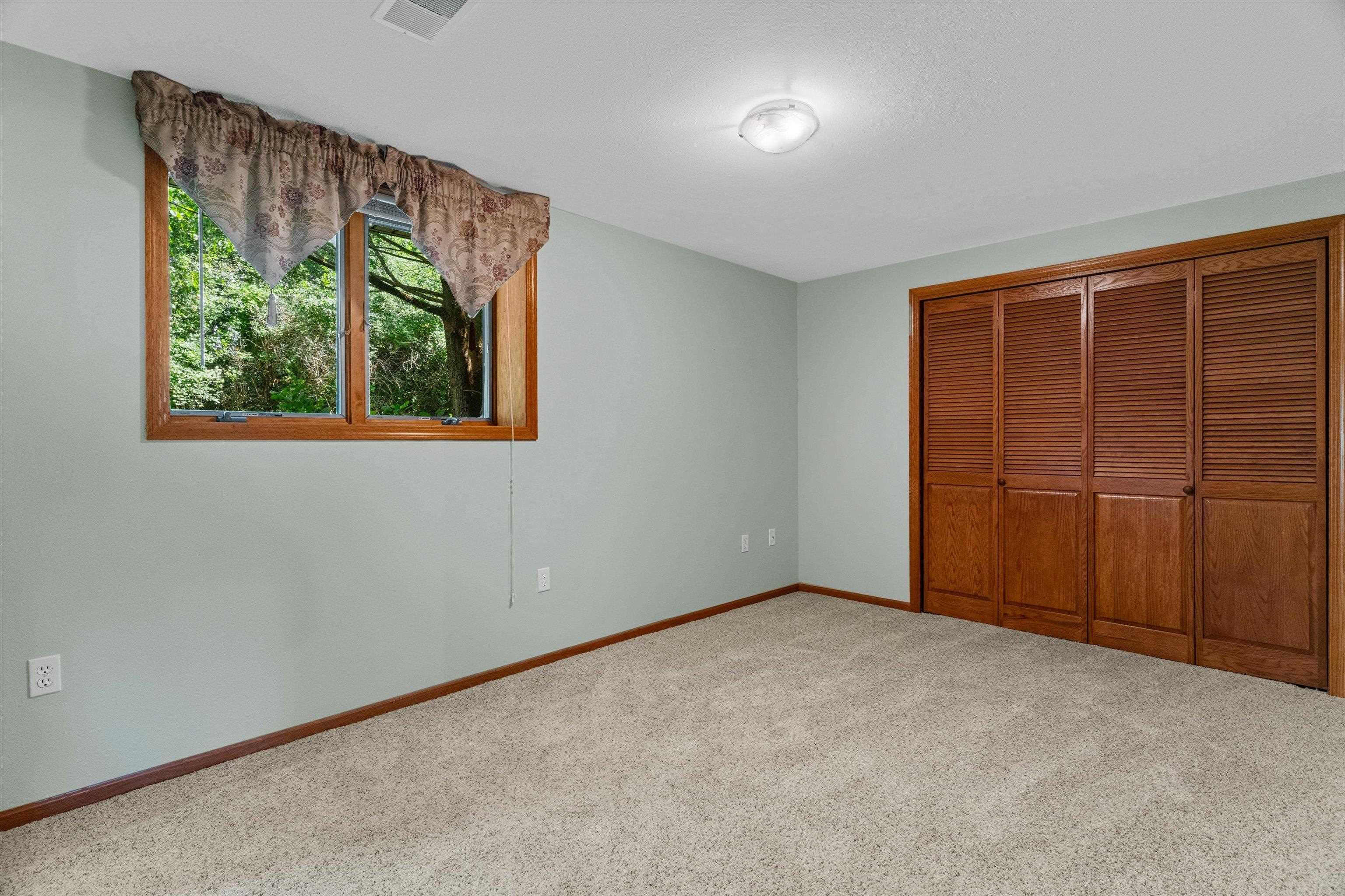 1201 W 11TH STREET, Marshfield, Wisconsin 54449, 3 Bedrooms Bedrooms, ,3 BathroomsBathrooms,Residential,For Sale,1201 W 11TH STREET,22603559