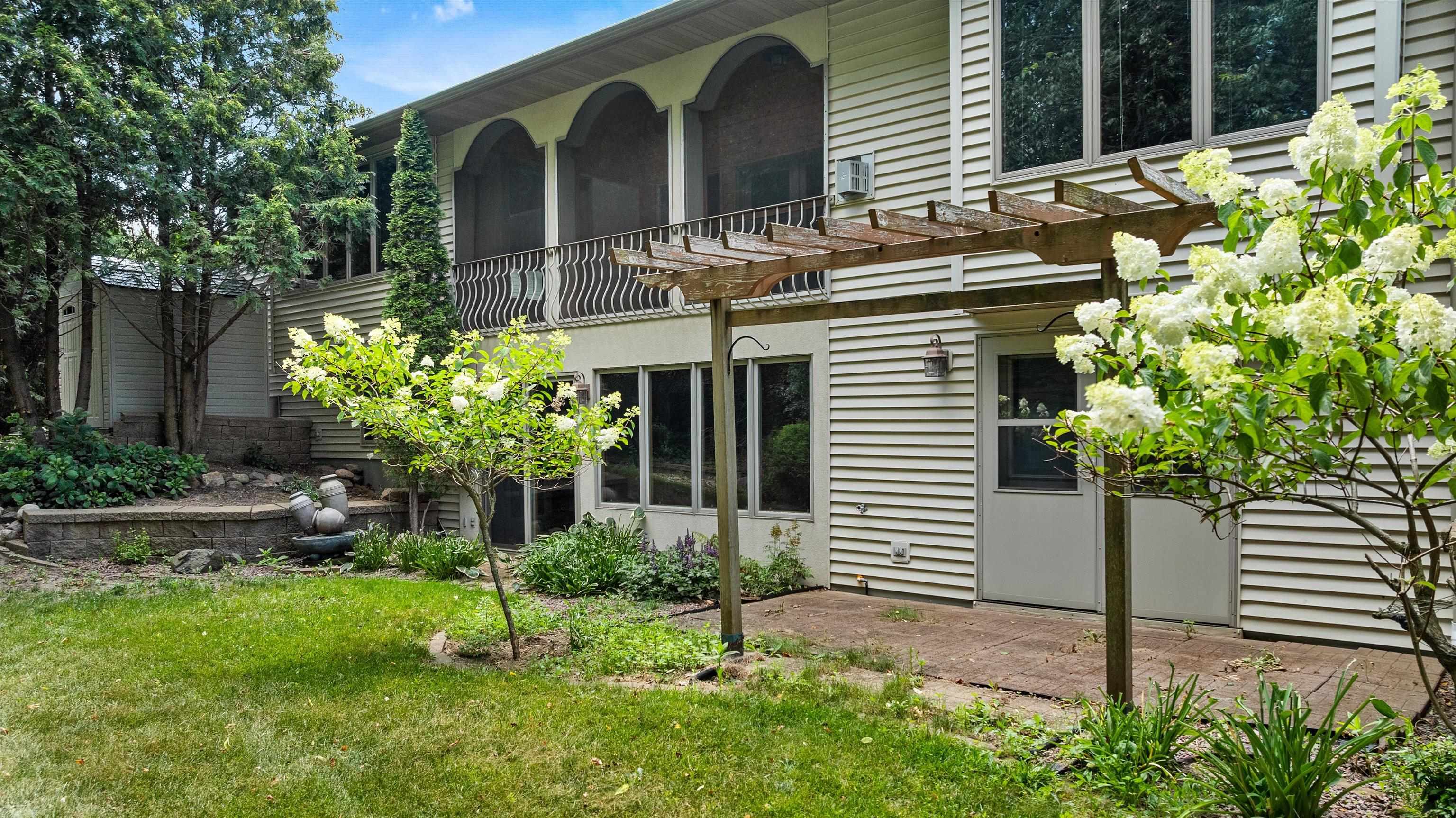 1201 W 11TH STREET, Marshfield, Wisconsin 54449, 3 Bedrooms Bedrooms, ,3 BathroomsBathrooms,Residential,For Sale,1201 W 11TH STREET,22603559