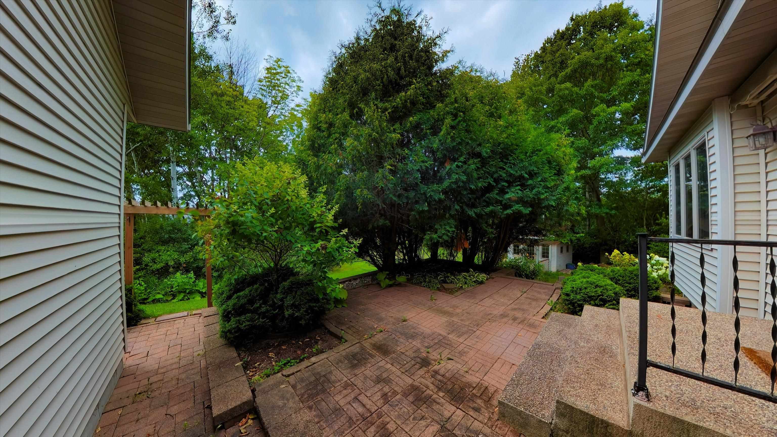 1201 W 11TH STREET, Marshfield, Wisconsin 54449, 3 Bedrooms Bedrooms, ,3 BathroomsBathrooms,Residential,For Sale,1201 W 11TH STREET,22603559