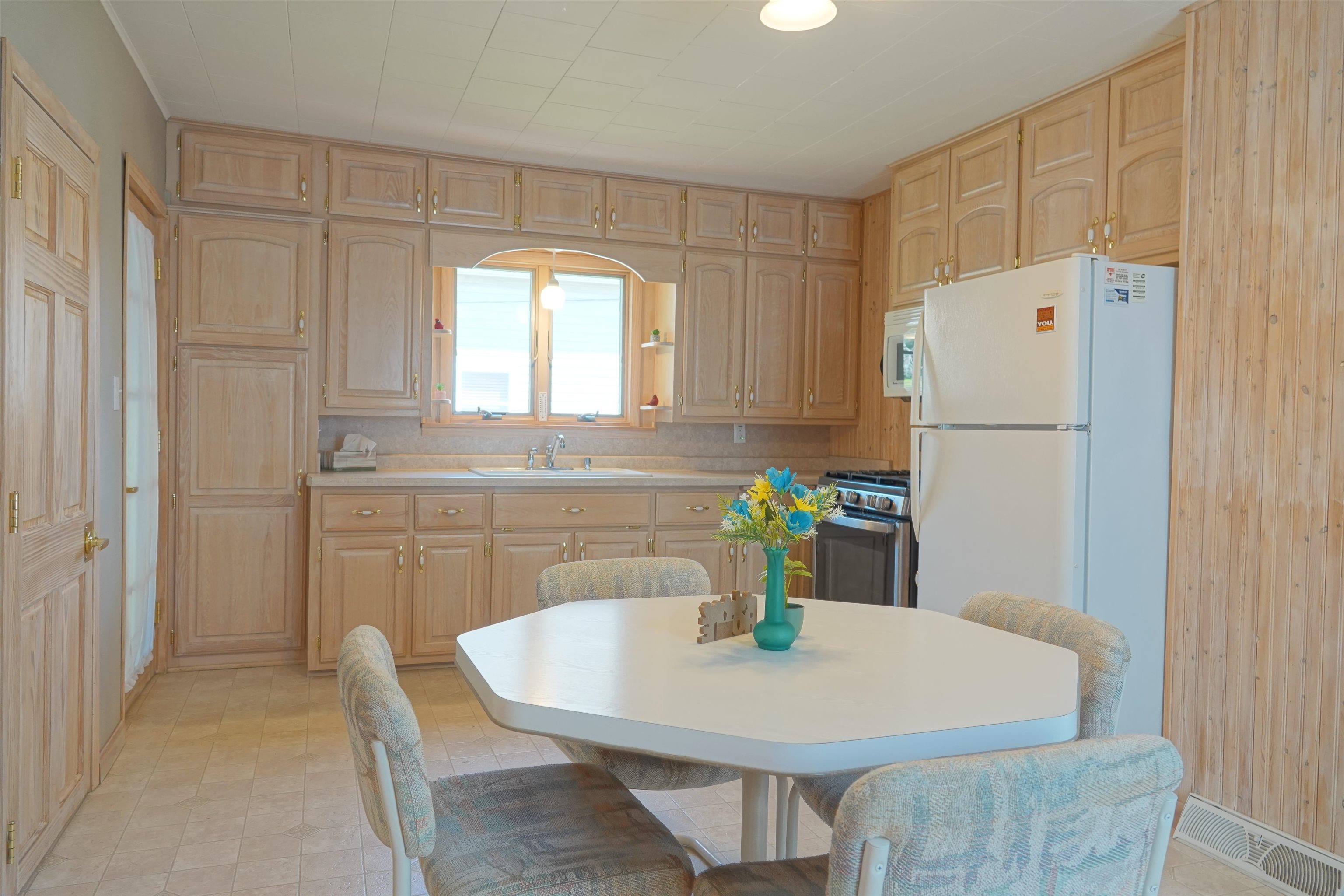320 ELM STREET, Athens, Wisconsin 54411, 2 Bedrooms Bedrooms, ,1 BathroomBathrooms,Residential,For Sale,320 ELM STREET,22603560