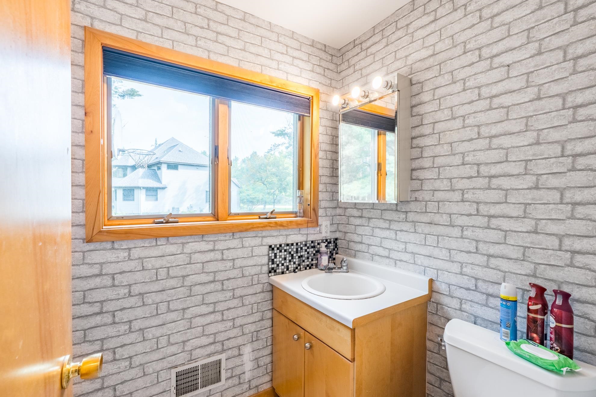 126 VIRGINIA DRIVE, Stevens Point, Wisconsin 54481, 4 Bedrooms Bedrooms, ,3 BathroomsBathrooms,Residential,For Sale,126 VIRGINIA DRIVE,22603564
