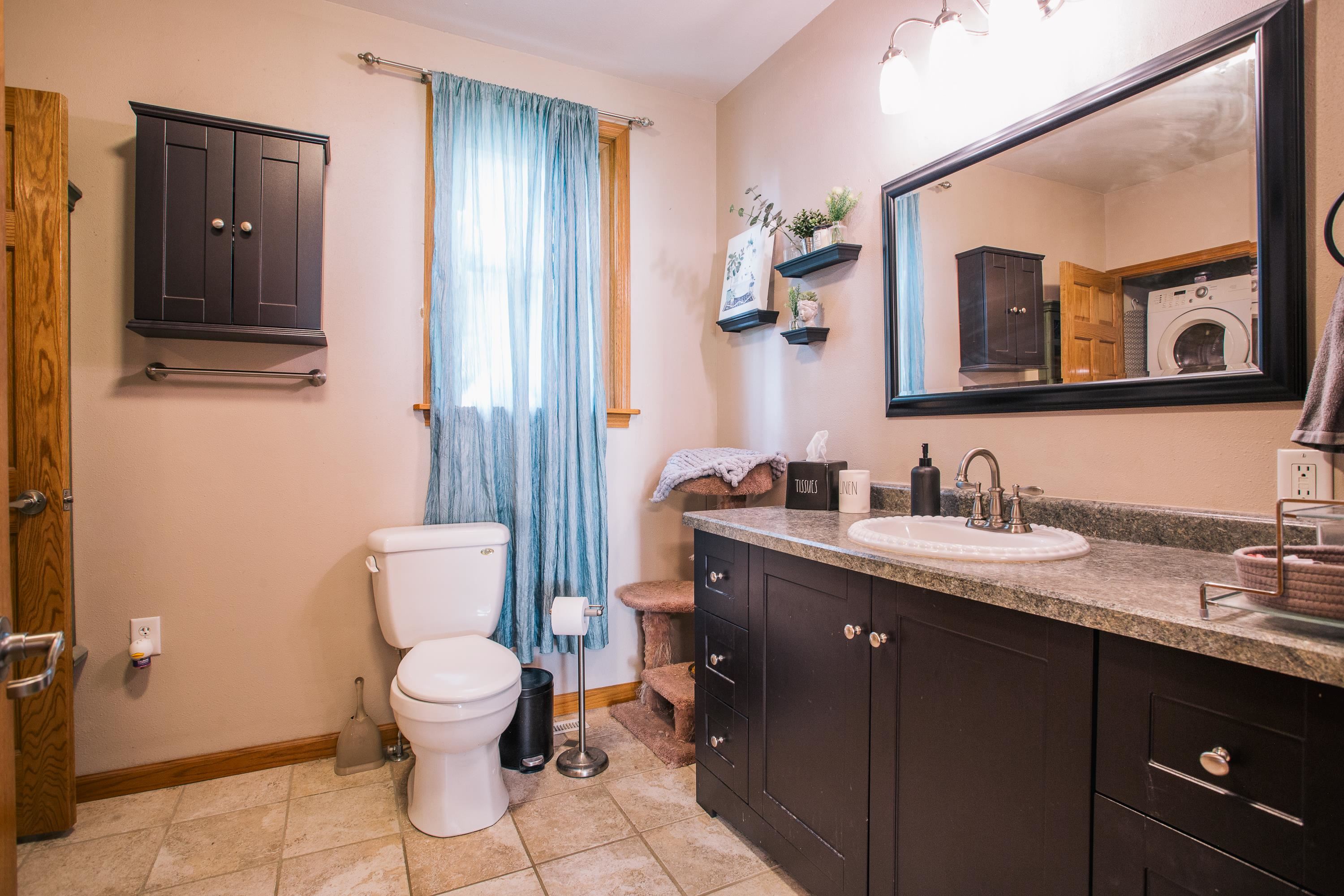 907 S VINE AVENUE, Marshfield, Wisconsin 54449, 2 Bedrooms Bedrooms, ,1 BathroomBathrooms,Residential,For Sale,907 S VINE AVENUE,22603569