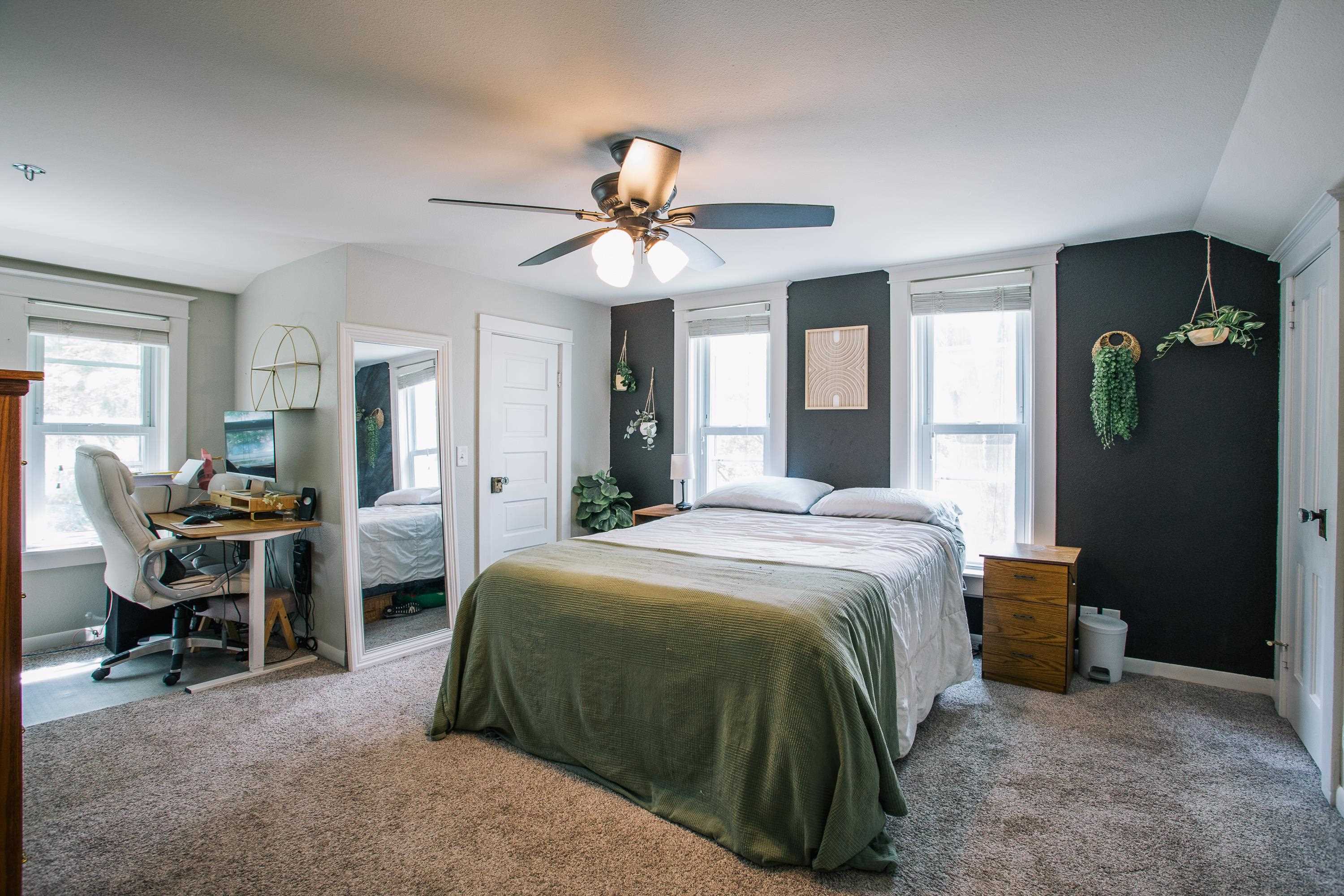 907 S VINE AVENUE, Marshfield, Wisconsin 54449, 2 Bedrooms Bedrooms, ,1 BathroomBathrooms,Residential,For Sale,907 S VINE AVENUE,22603569