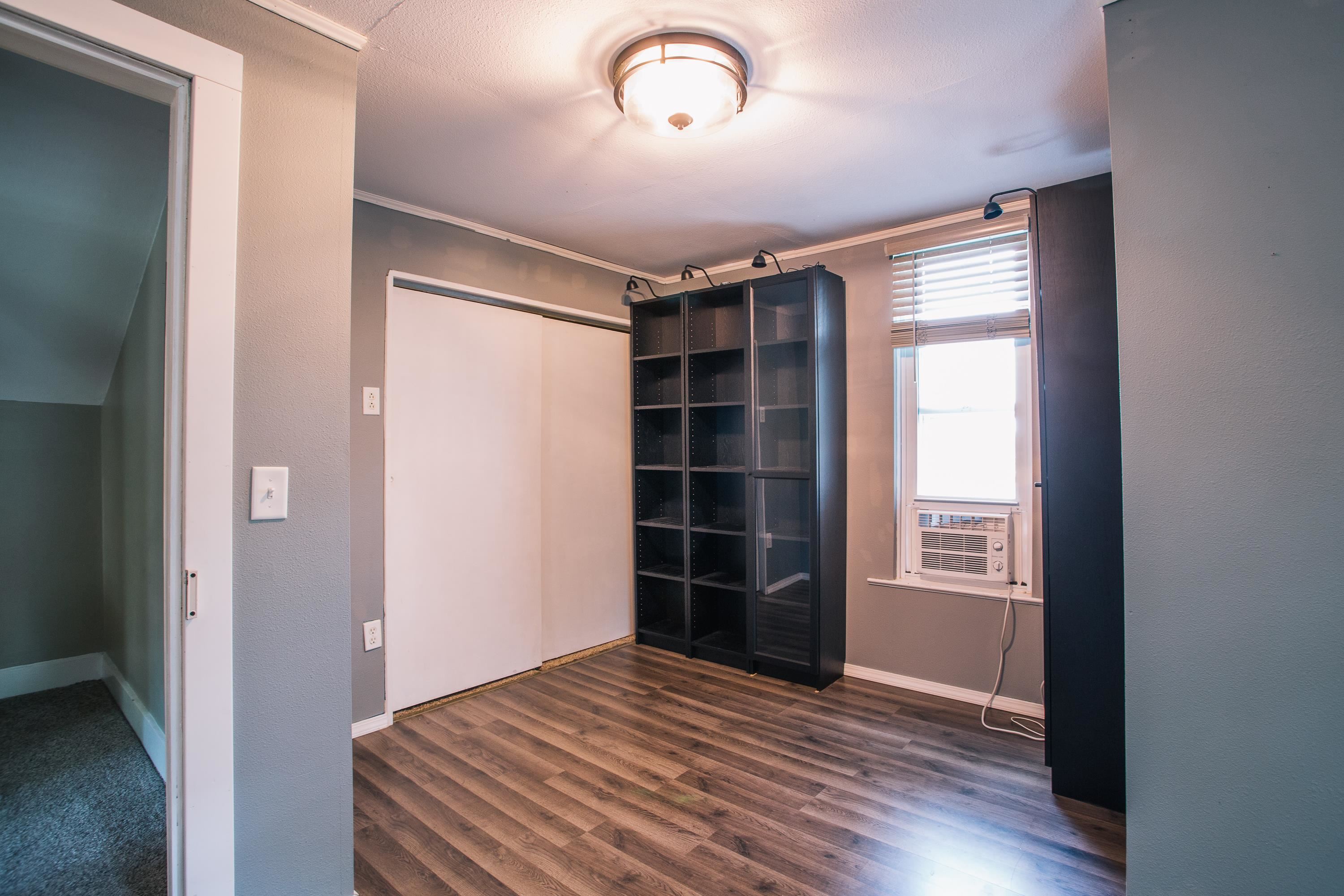 907 S VINE AVENUE, Marshfield, Wisconsin 54449, 2 Bedrooms Bedrooms, ,1 BathroomBathrooms,Residential,For Sale,907 S VINE AVENUE,22603569