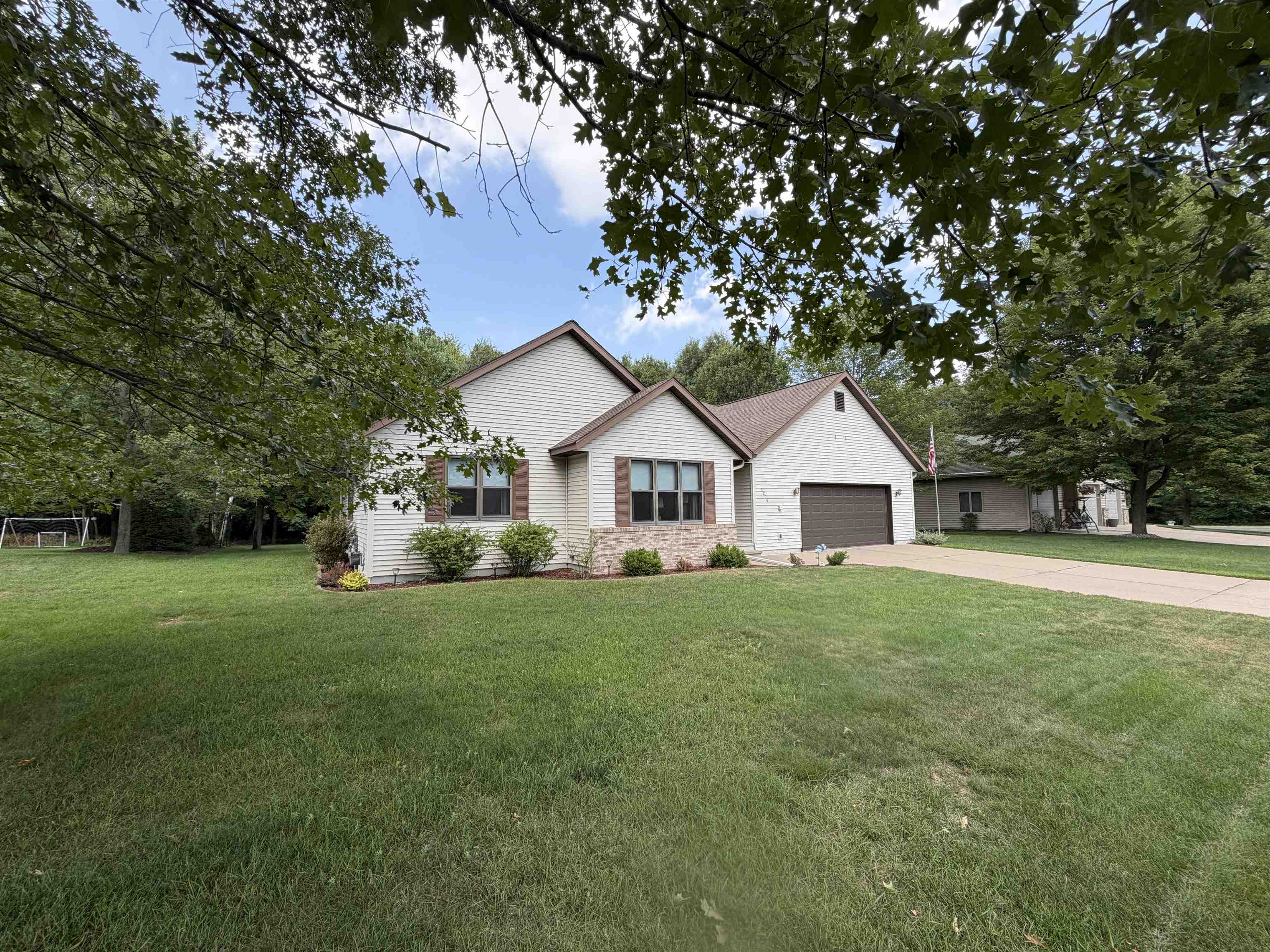 1204 LEMKE STREET, Rothschild, Wisconsin 54476, 3 Bedrooms Bedrooms, ,2 BathroomsBathrooms,Residential,For Sale,1204 LEMKE STREET,22603571
