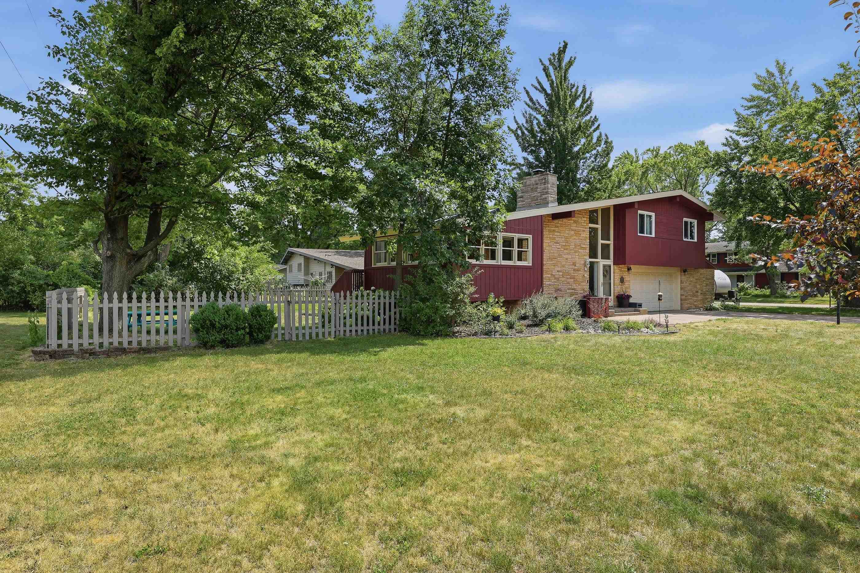 617 SUNSET BOULEVARD, Stevens Point, Wisconsin 54481, 3 Bedrooms Bedrooms, ,2 BathroomsBathrooms,Residential,For Sale,617 SUNSET BOULEVARD,22603580