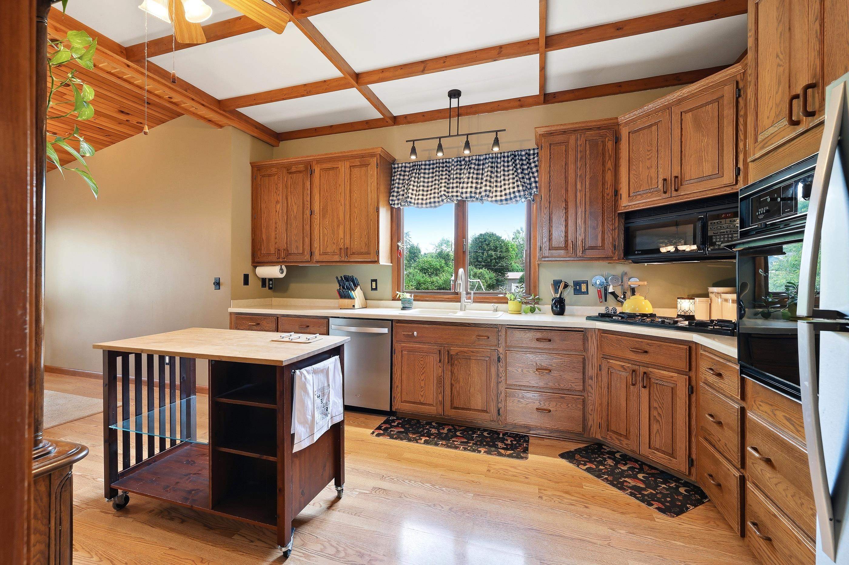 617 SUNSET BOULEVARD, Stevens Point, Wisconsin 54481, 3 Bedrooms Bedrooms, ,2 BathroomsBathrooms,Residential,For Sale,617 SUNSET BOULEVARD,22603580
