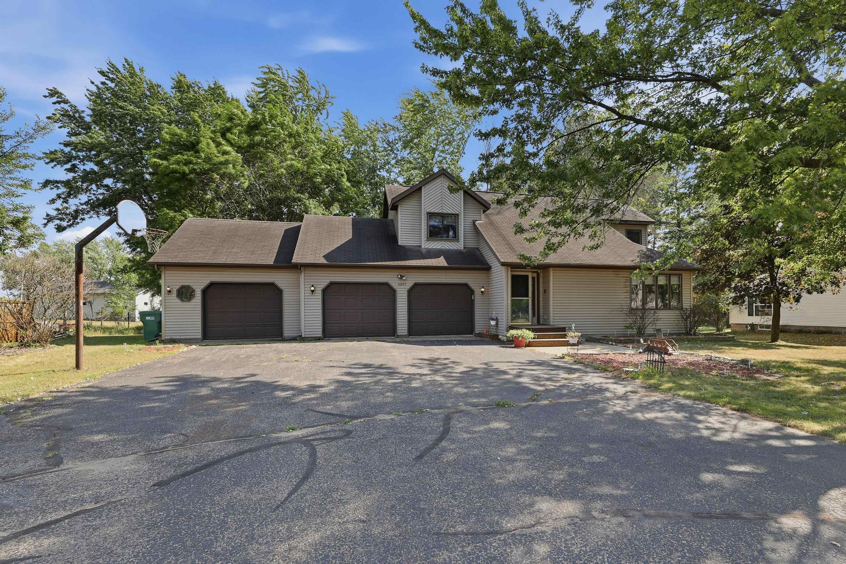 1007 W 3RD STREET, Nekoosa, Wisconsin 54457, 3 Bedrooms Bedrooms, ,2 BathroomsBathrooms,Residential,For Sale,1007 W 3RD STREET,22603592