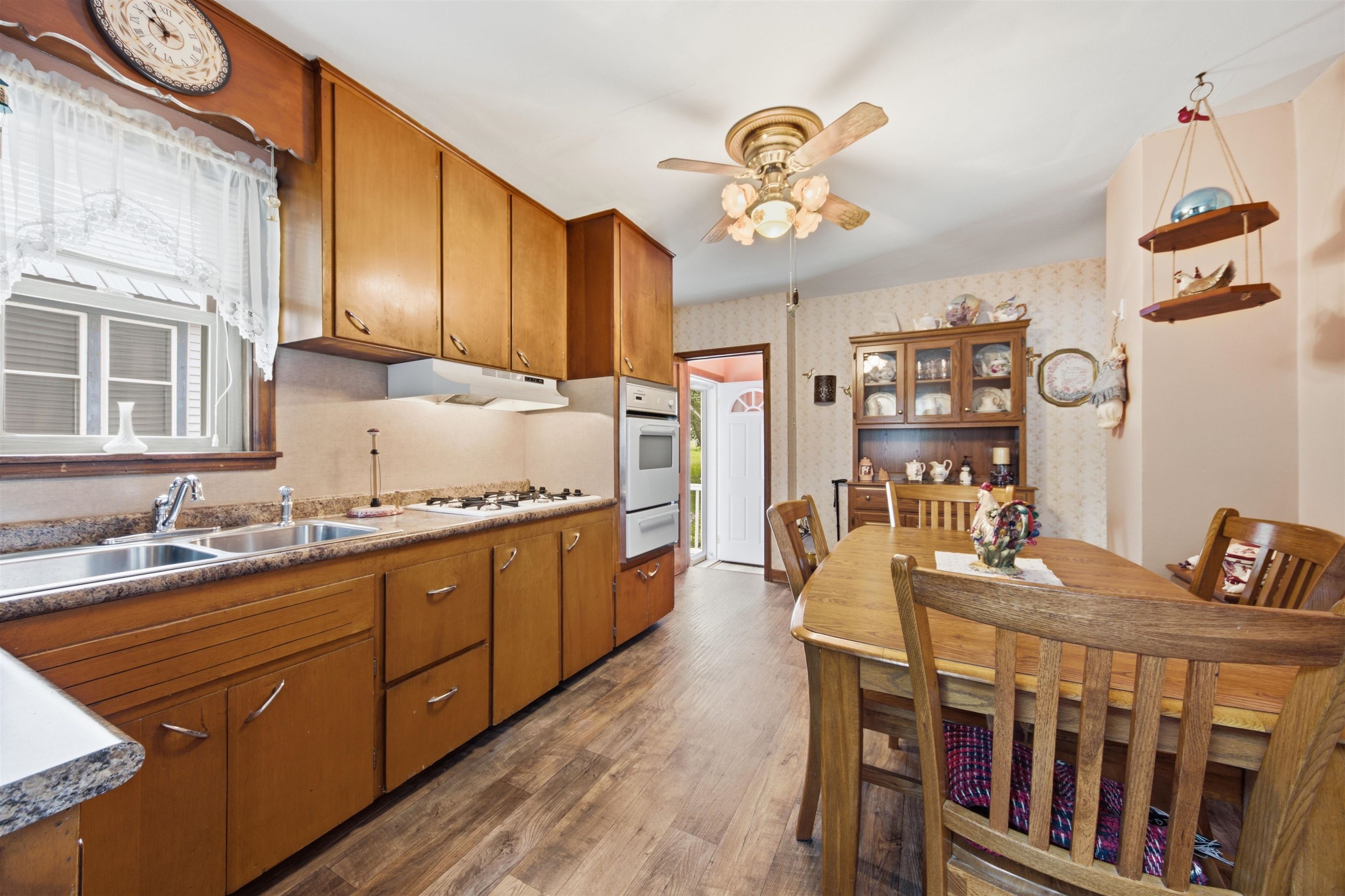 314 W DOEGE STREET, Marshfield, Wisconsin 54449, 4 Bedrooms Bedrooms, ,1 BathroomBathrooms,Residential,For Sale,314 W DOEGE STREET,22603607