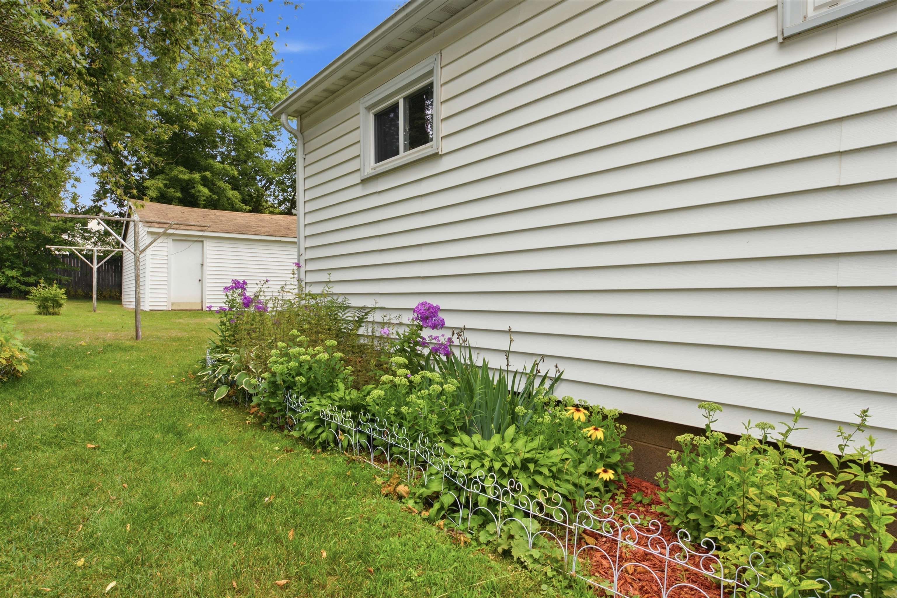 314 W DOEGE STREET, Marshfield, Wisconsin 54449, 4 Bedrooms Bedrooms, ,1 BathroomBathrooms,Residential,For Sale,314 W DOEGE STREET,22603607