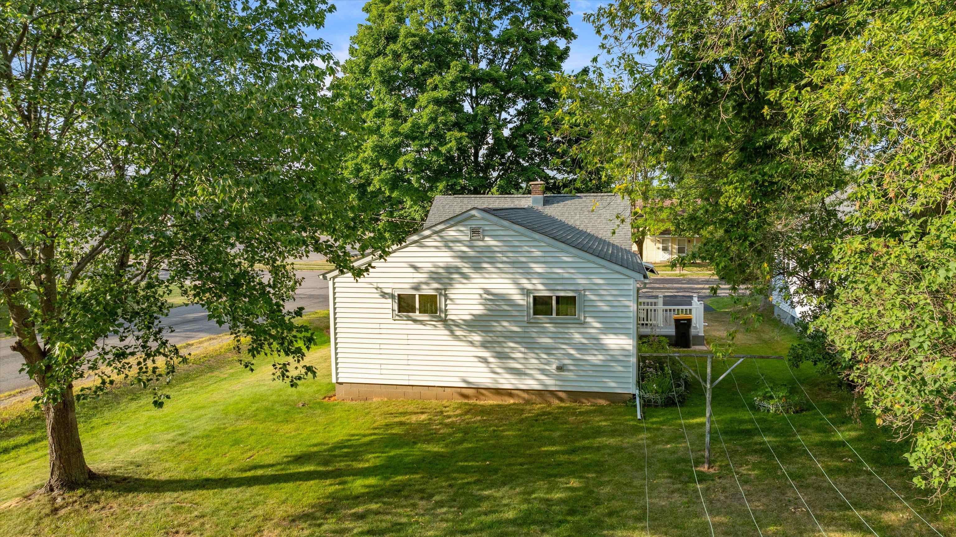 314 W DOEGE STREET, Marshfield, Wisconsin 54449, 4 Bedrooms Bedrooms, ,1 BathroomBathrooms,Residential,For Sale,314 W DOEGE STREET,22603607