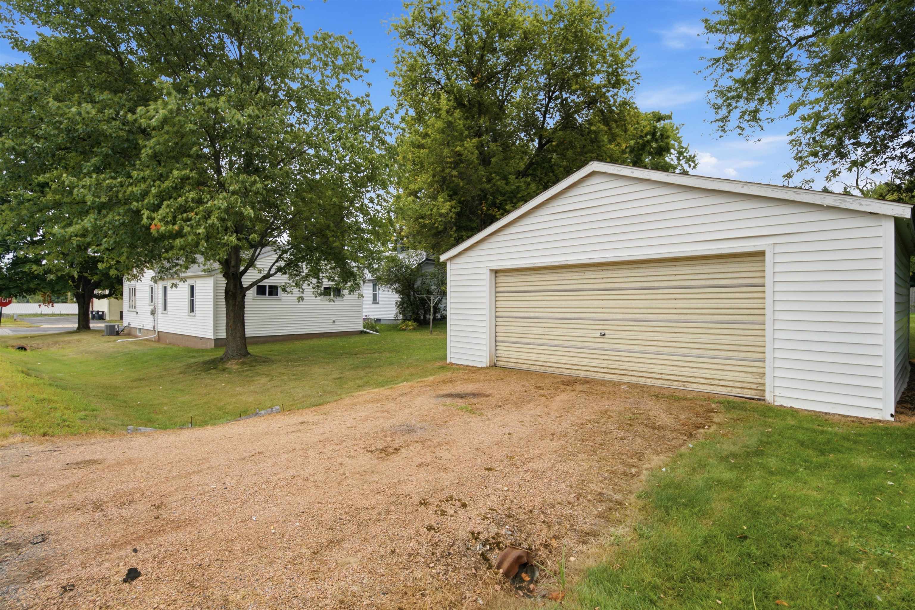 314 W DOEGE STREET, Marshfield, Wisconsin 54449, 4 Bedrooms Bedrooms, ,1 BathroomBathrooms,Residential,For Sale,314 W DOEGE STREET,22603607