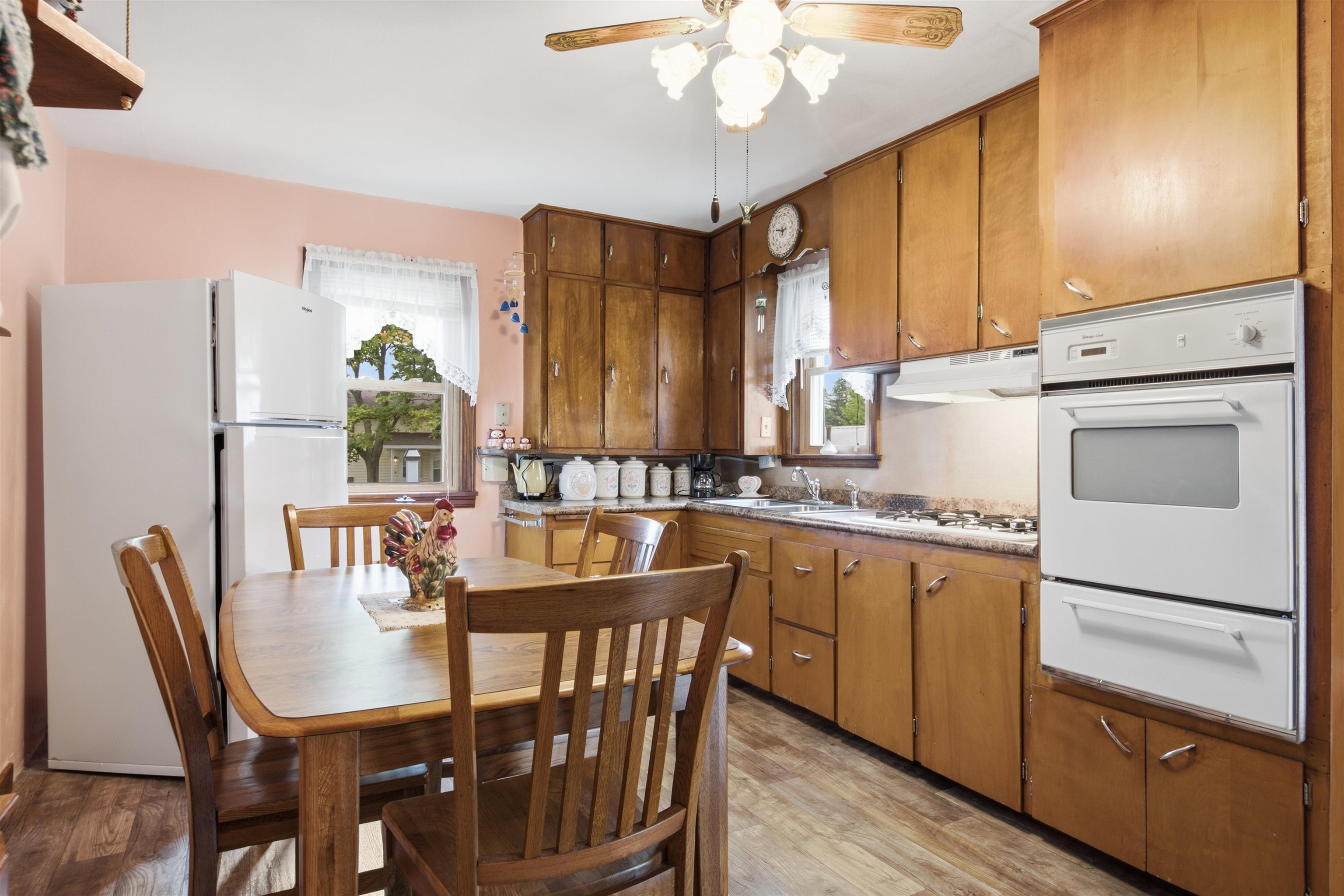 314 W DOEGE STREET, Marshfield, Wisconsin 54449, 4 Bedrooms Bedrooms, ,1 BathroomBathrooms,Residential,For Sale,314 W DOEGE STREET,22603607