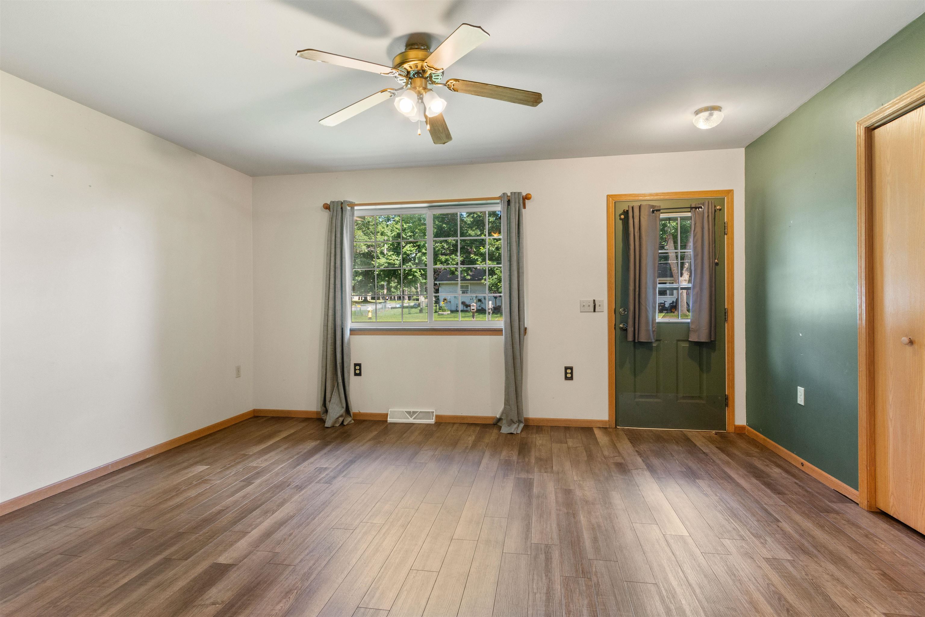1001 WILLIAMS STREET, Stevens Point, Wisconsin 54481, 4 Bedrooms Bedrooms, ,2 BathroomsBathrooms,Residential,For Sale,1001 WILLIAMS STREET,22603609