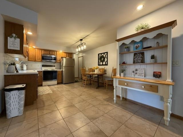 1511-1513 JONATHANS COURT, Plover, Wisconsin 54467, 3 Bedrooms Bedrooms, 6 Rooms Rooms,3.5 BathroomsBathrooms,Multi-family,For Sale,1511-1513 JONATHANS COURT,22603615