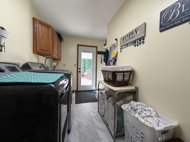 1511-1513 JONATHANS COURT, Plover, Wisconsin 54467, 3 Bedrooms Bedrooms, 6 Rooms Rooms,3.5 BathroomsBathrooms,Multi-family,For Sale,1511-1513 JONATHANS COURT,22603615