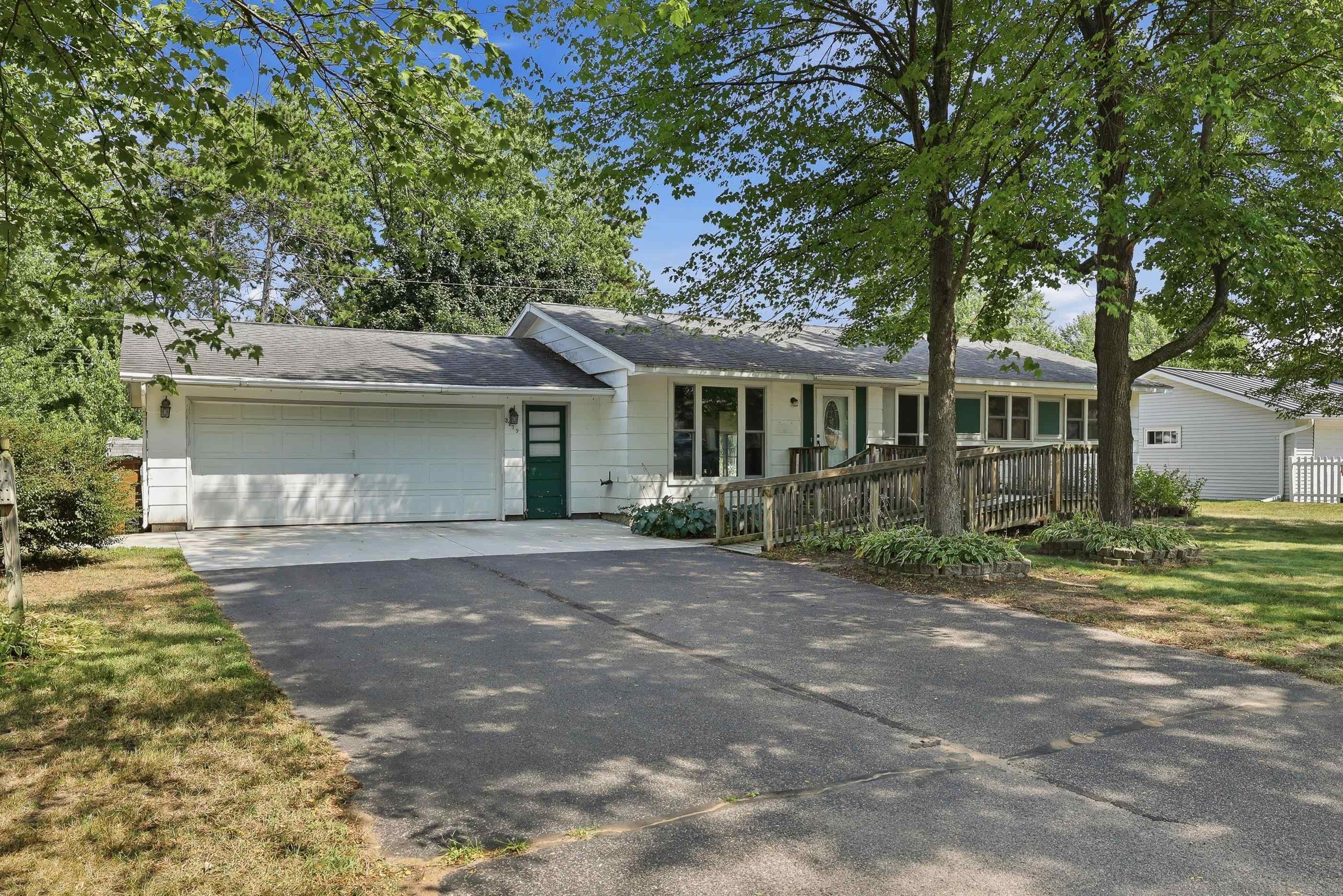 3279 LINDBERGH AVENUE, Stevens Point, Wisconsin 54481, 3 Bedrooms Bedrooms, ,2 BathroomsBathrooms,Residential,For Sale,3279 LINDBERGH AVENUE,22603637