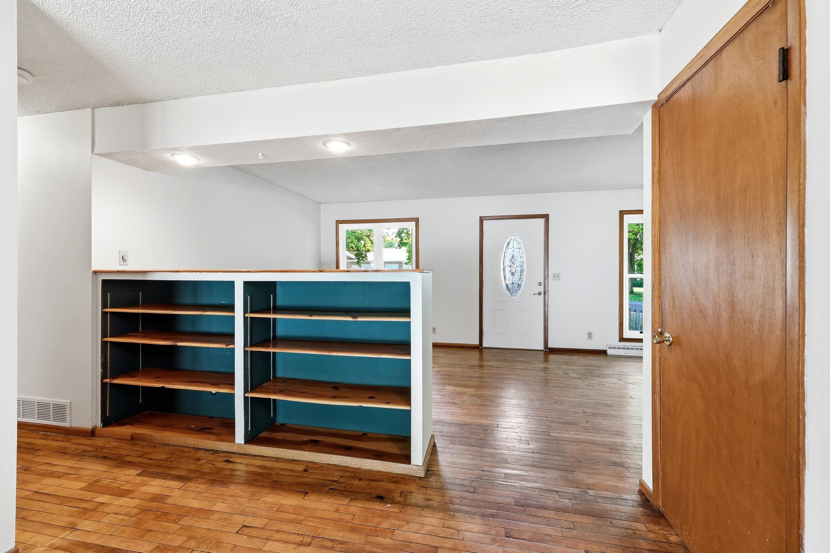 3279 LINDBERGH AVENUE, Stevens Point, Wisconsin 54481, 3 Bedrooms Bedrooms, ,2 BathroomsBathrooms,Residential,For Sale,3279 LINDBERGH AVENUE,22603637