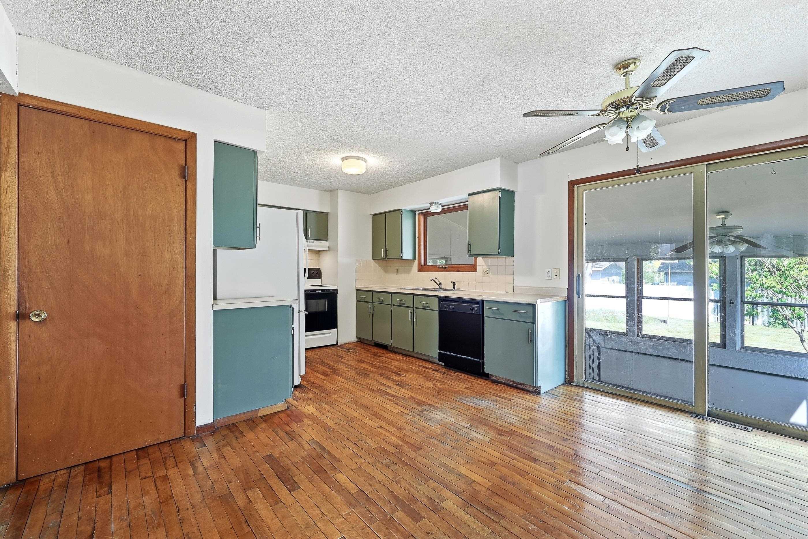 3279 LINDBERGH AVENUE, Stevens Point, Wisconsin 54481, 3 Bedrooms Bedrooms, ,2 BathroomsBathrooms,Residential,For Sale,3279 LINDBERGH AVENUE,22603637