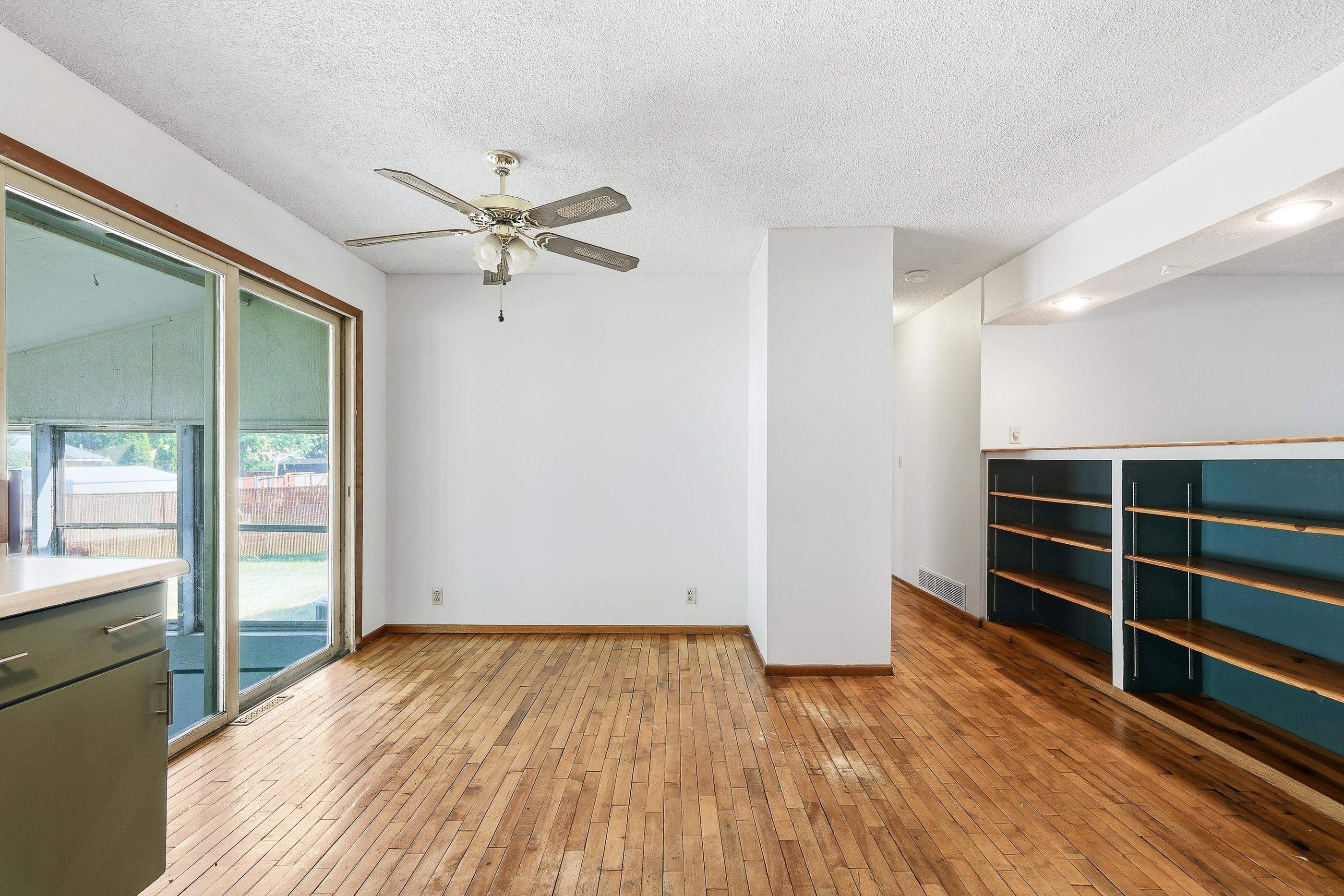 3279 LINDBERGH AVENUE, Stevens Point, Wisconsin 54481, 3 Bedrooms Bedrooms, ,2 BathroomsBathrooms,Residential,For Sale,3279 LINDBERGH AVENUE,22603637