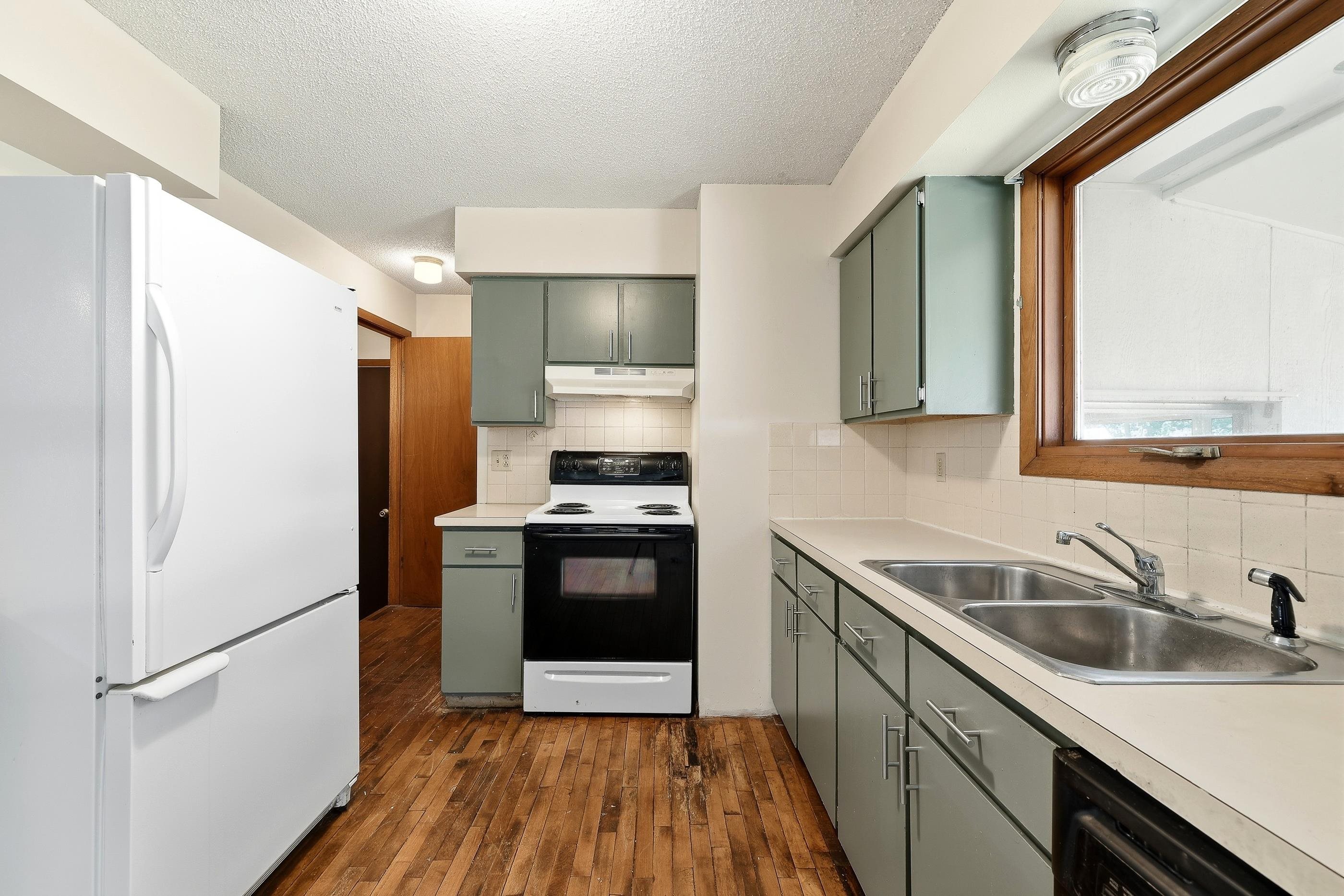 3279 LINDBERGH AVENUE, Stevens Point, Wisconsin 54481, 3 Bedrooms Bedrooms, ,2 BathroomsBathrooms,Residential,For Sale,3279 LINDBERGH AVENUE,22603637