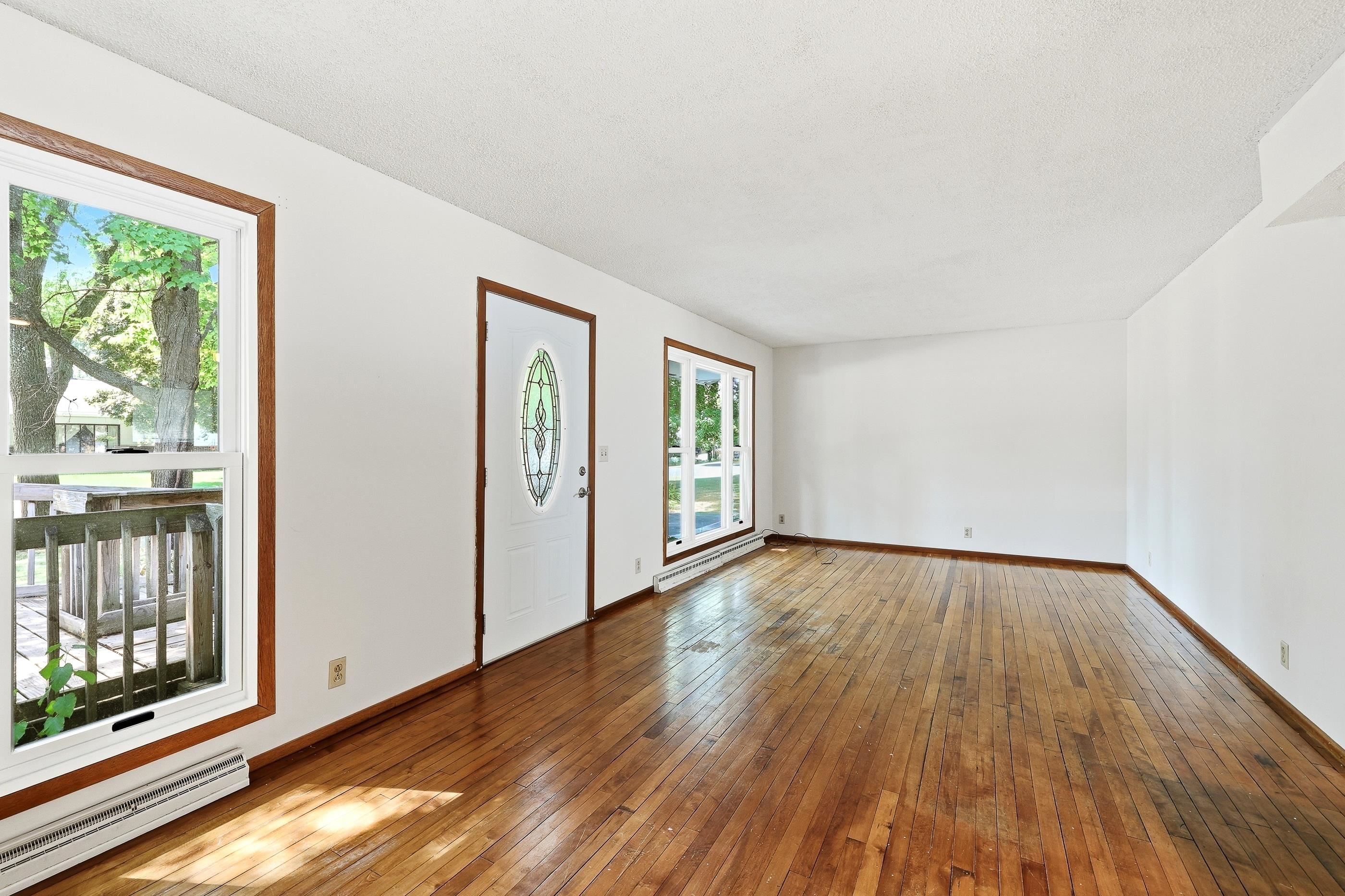 3279 LINDBERGH AVENUE, Stevens Point, Wisconsin 54481, 3 Bedrooms Bedrooms, ,2 BathroomsBathrooms,Residential,For Sale,3279 LINDBERGH AVENUE,22603637