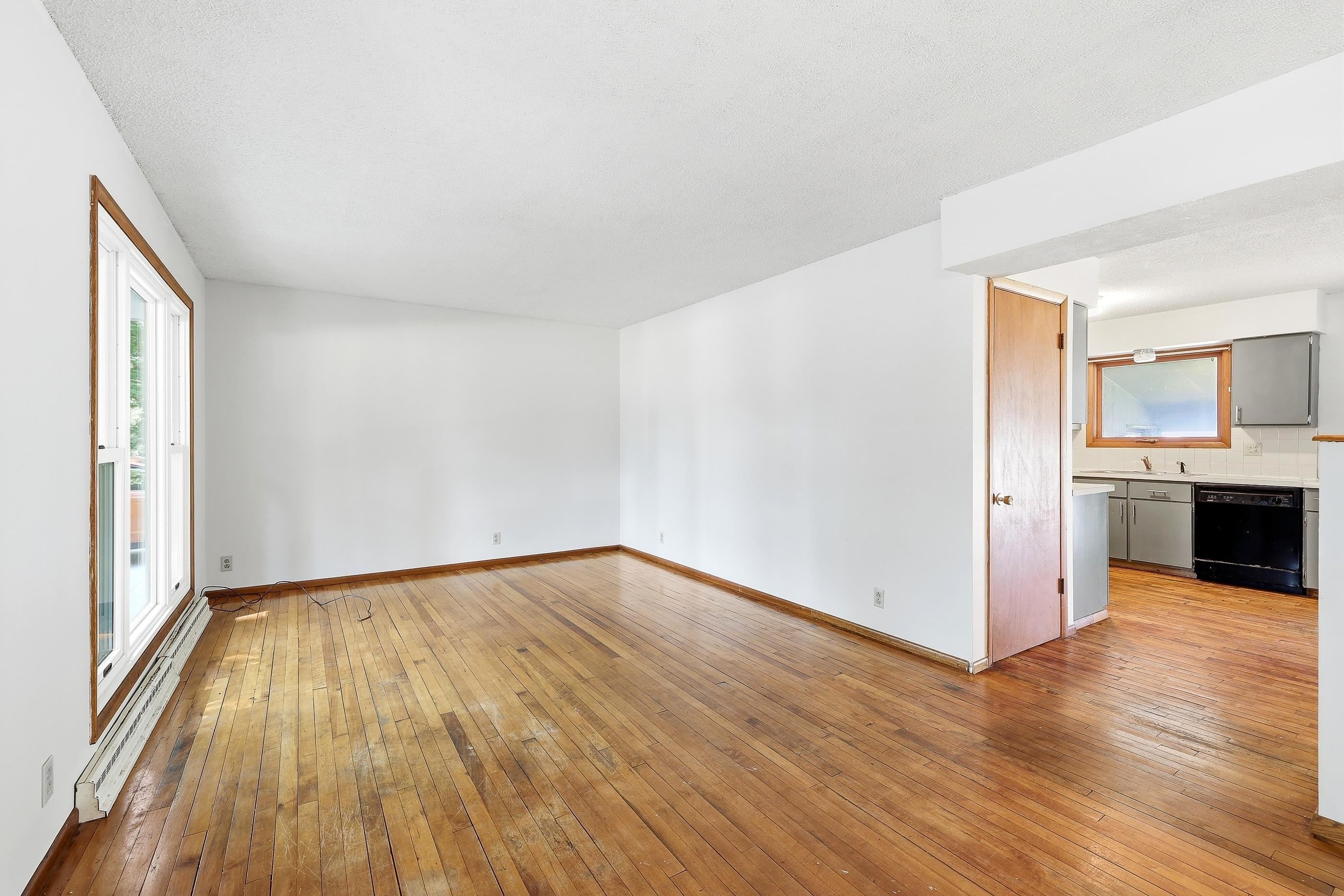 3279 LINDBERGH AVENUE, Stevens Point, Wisconsin 54481, 3 Bedrooms Bedrooms, ,2 BathroomsBathrooms,Residential,For Sale,3279 LINDBERGH AVENUE,22603637