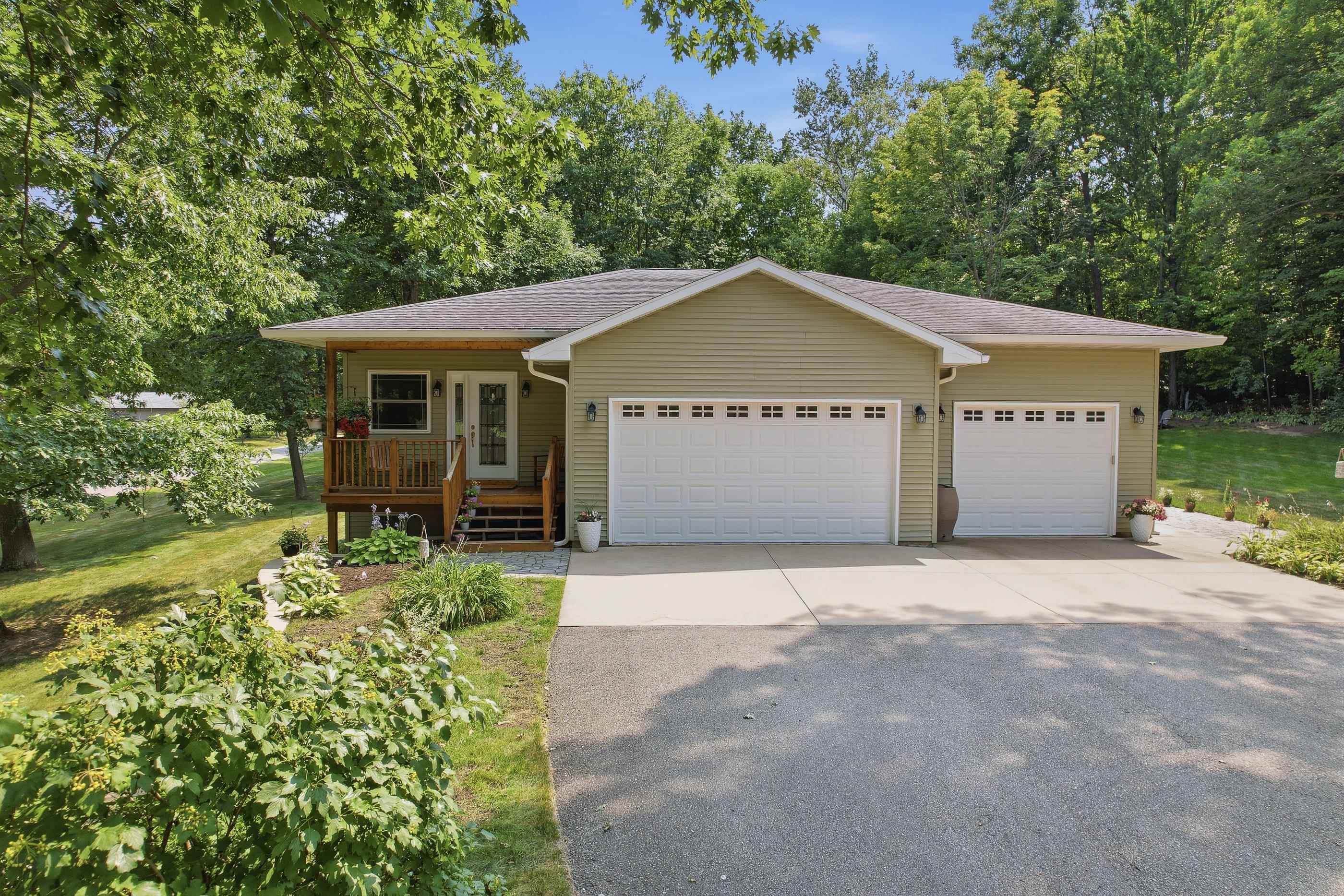142239 MONTVALE COURT, Mosinee, Wisconsin 54455, 4 Bedrooms Bedrooms, ,3 BathroomsBathrooms,Residential,For Sale,142239 MONTVALE COURT,22603646