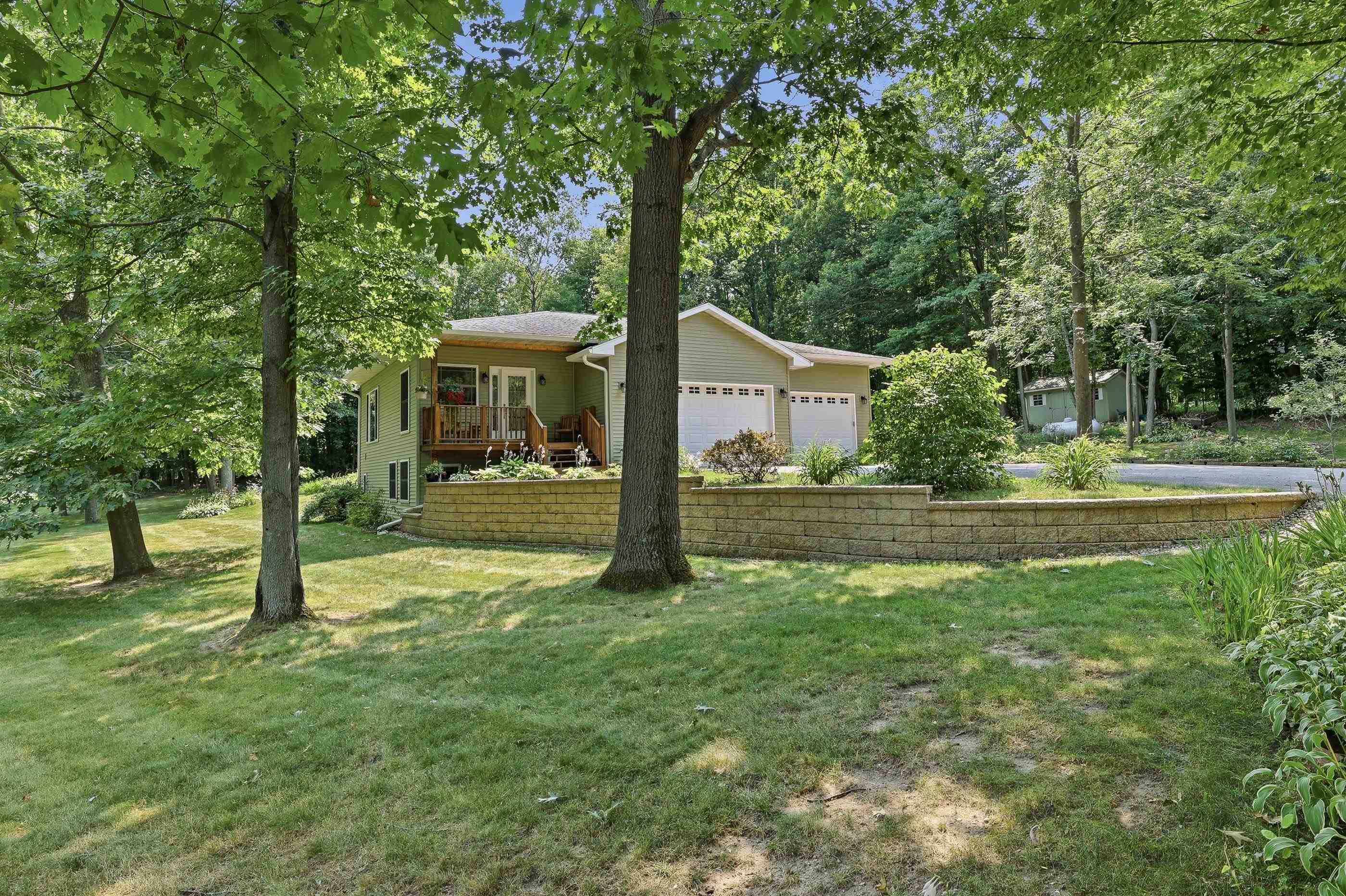 142239 MONTVALE COURT, Mosinee, Wisconsin 54455, 4 Bedrooms Bedrooms, ,3 BathroomsBathrooms,Residential,For Sale,142239 MONTVALE COURT,22603646