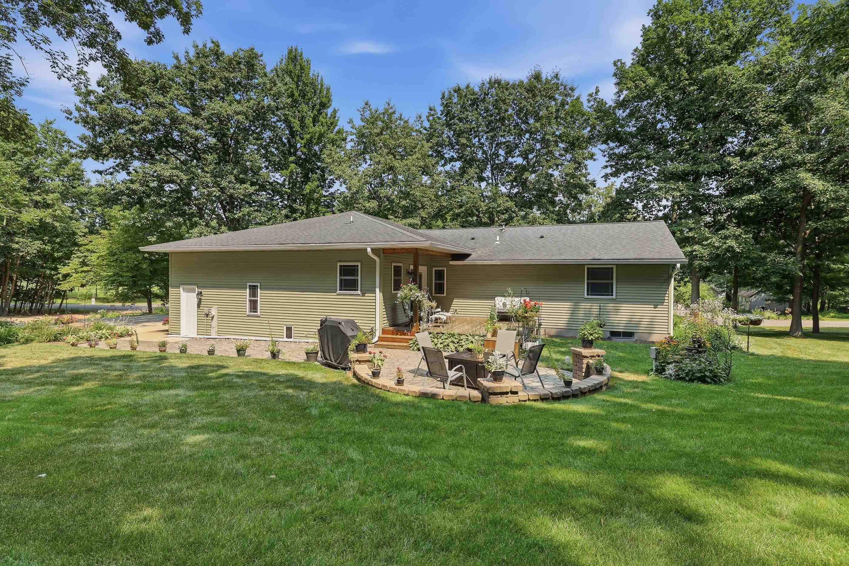142239 MONTVALE COURT, Mosinee, Wisconsin 54455, 4 Bedrooms Bedrooms, ,3 BathroomsBathrooms,Residential,For Sale,142239 MONTVALE COURT,22603646